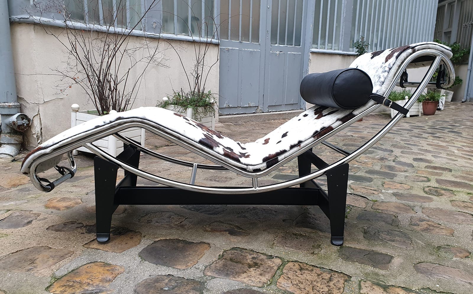 Le Corbusier / Charlotte Perriand – LC4 – Peau de Vache