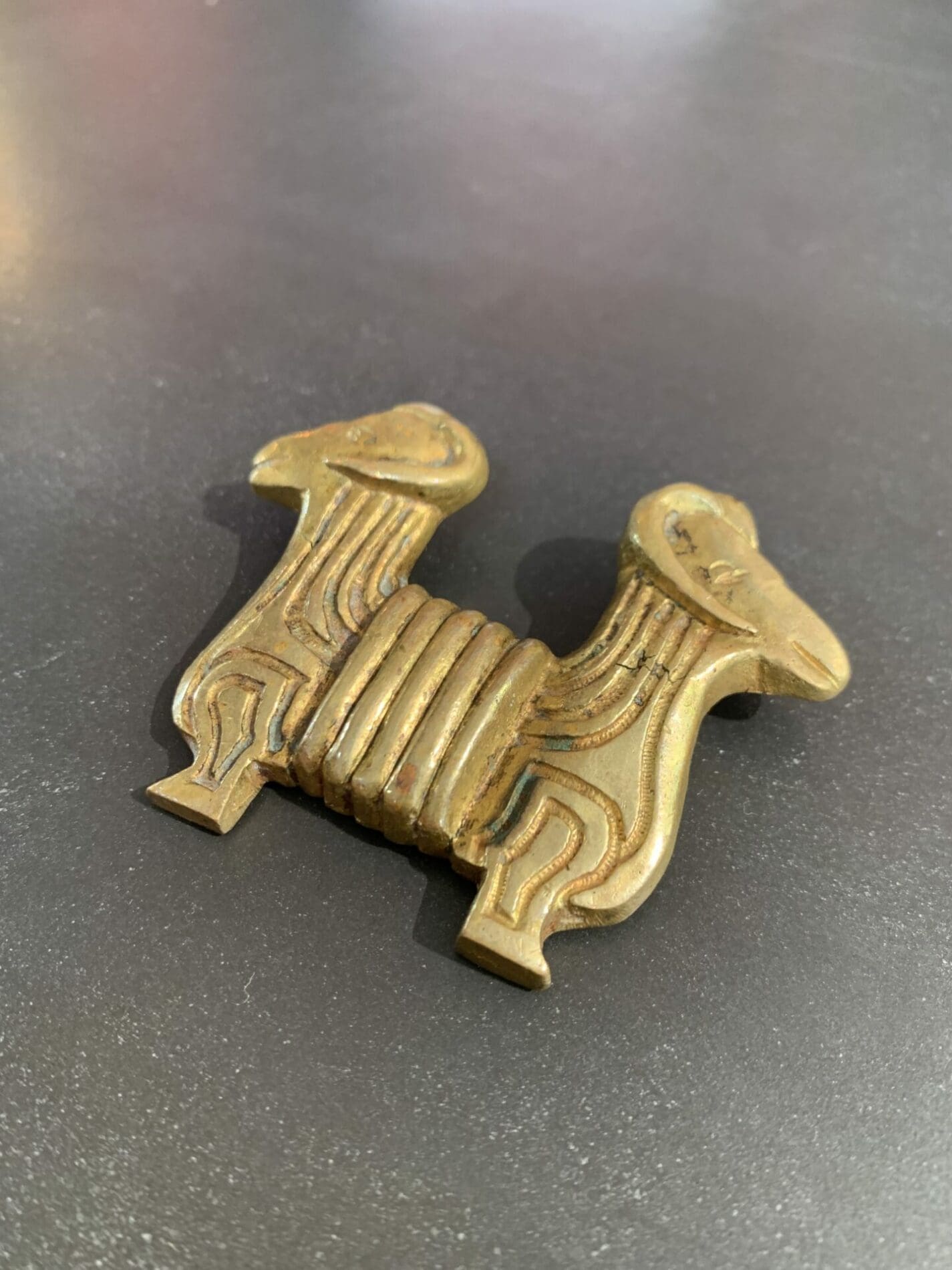 Broche Vintage « Béliers » en Bronze Doré par Line Vautrin, Circa 1950