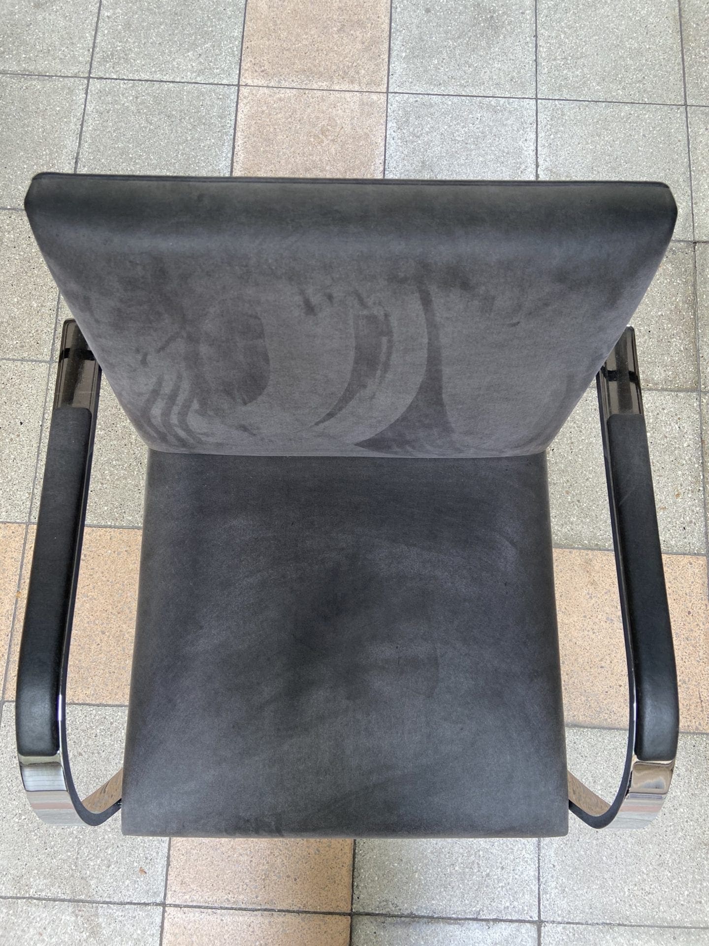 Ludwig Mies van der Rohe – Paire de fauteuils Brno