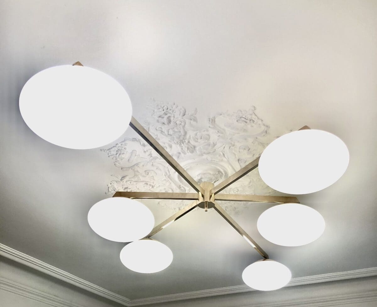 Lustre ‘6 Lunes’ Style Angelo Lelli pour Arredoluce – Design Italien Iconique