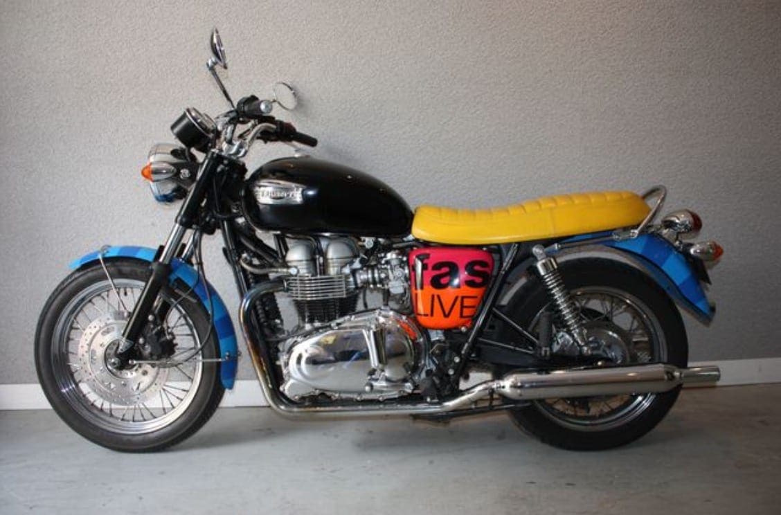 Moto Triumph – Bonneville by Paul Smith – 2006