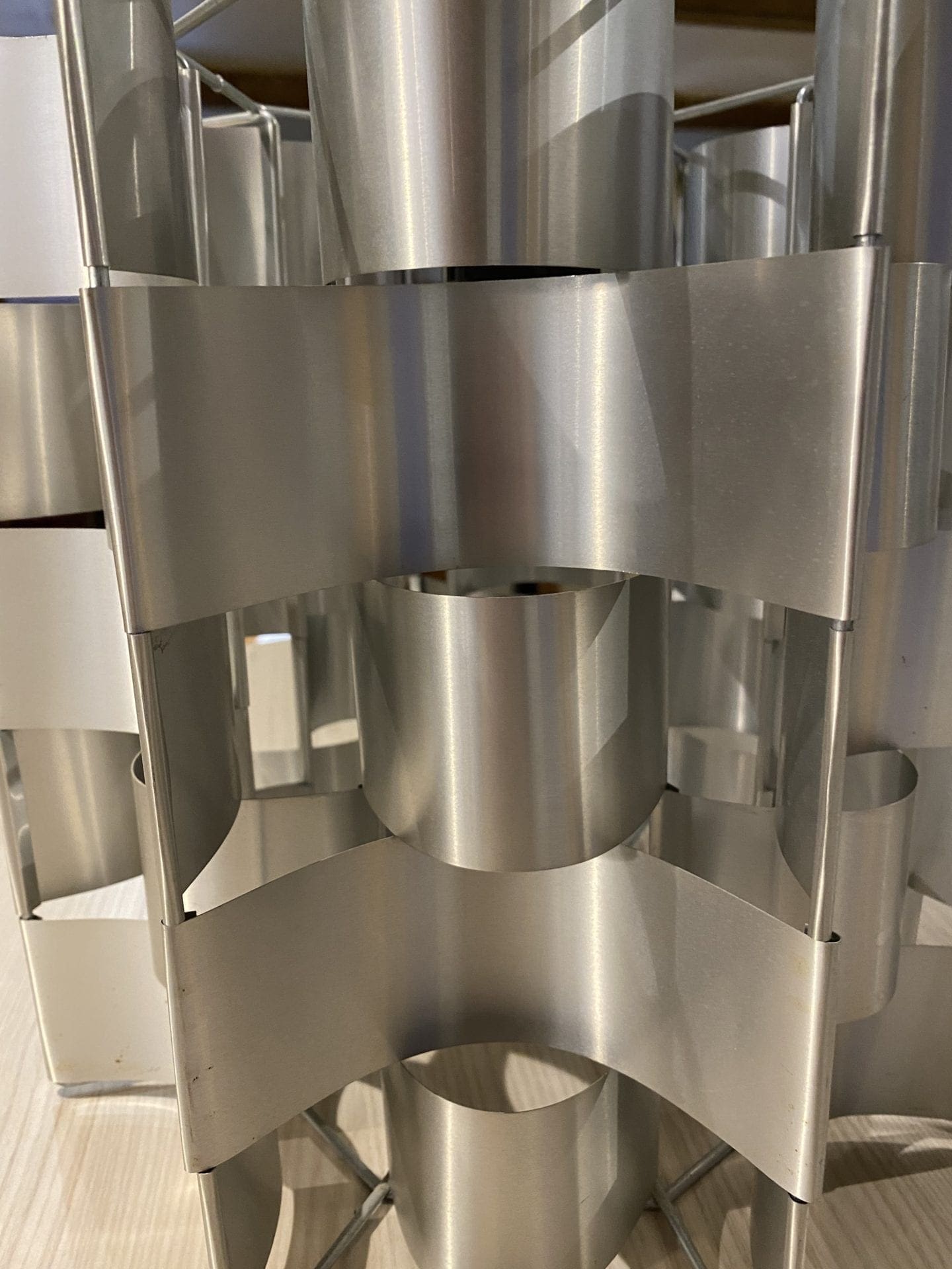 Max Sauze – Lustre Aluminium