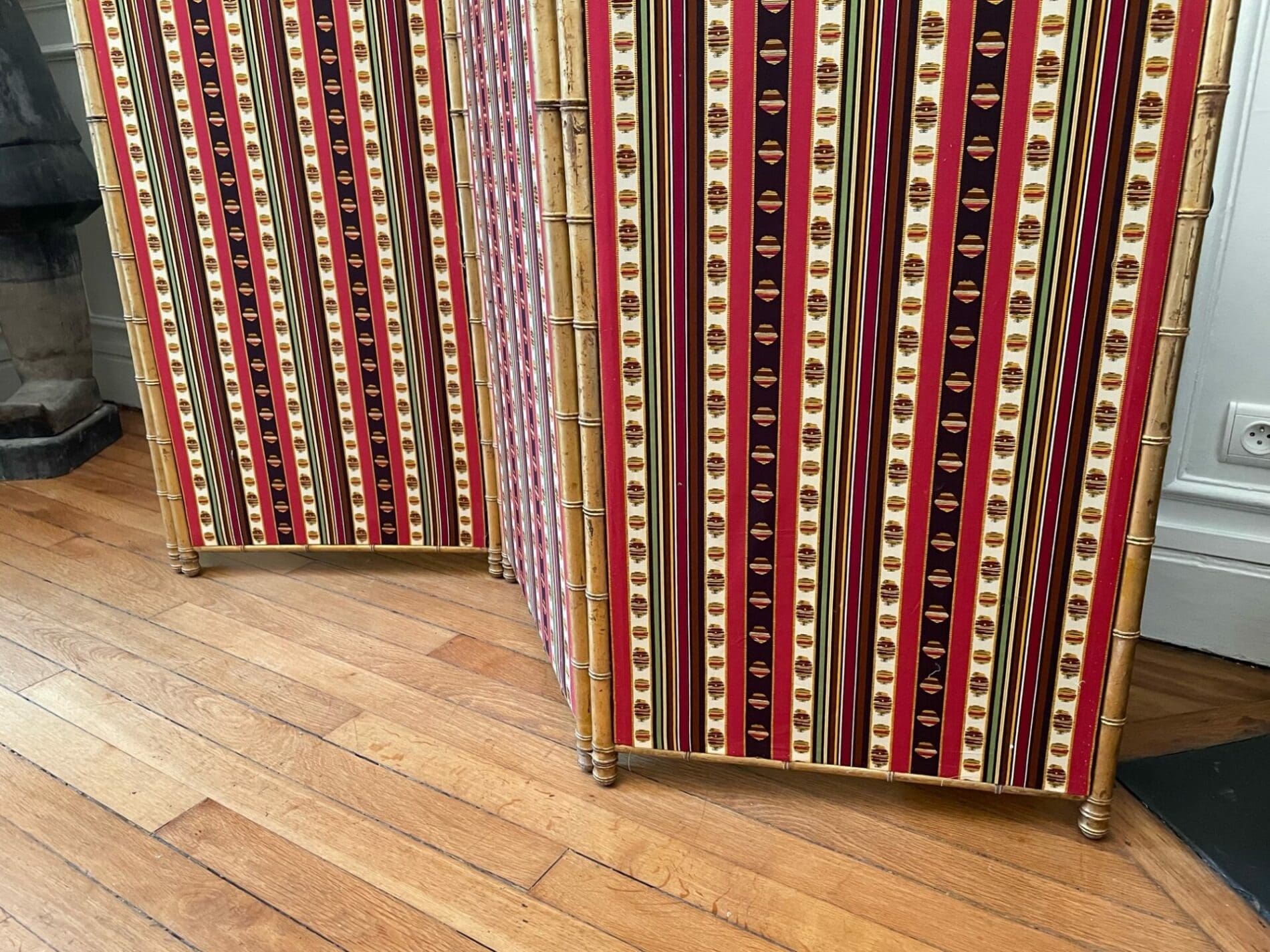 Rare Paravent Napoléon III en Bois Doré – Madeleine Castaing (19ème Siècle)