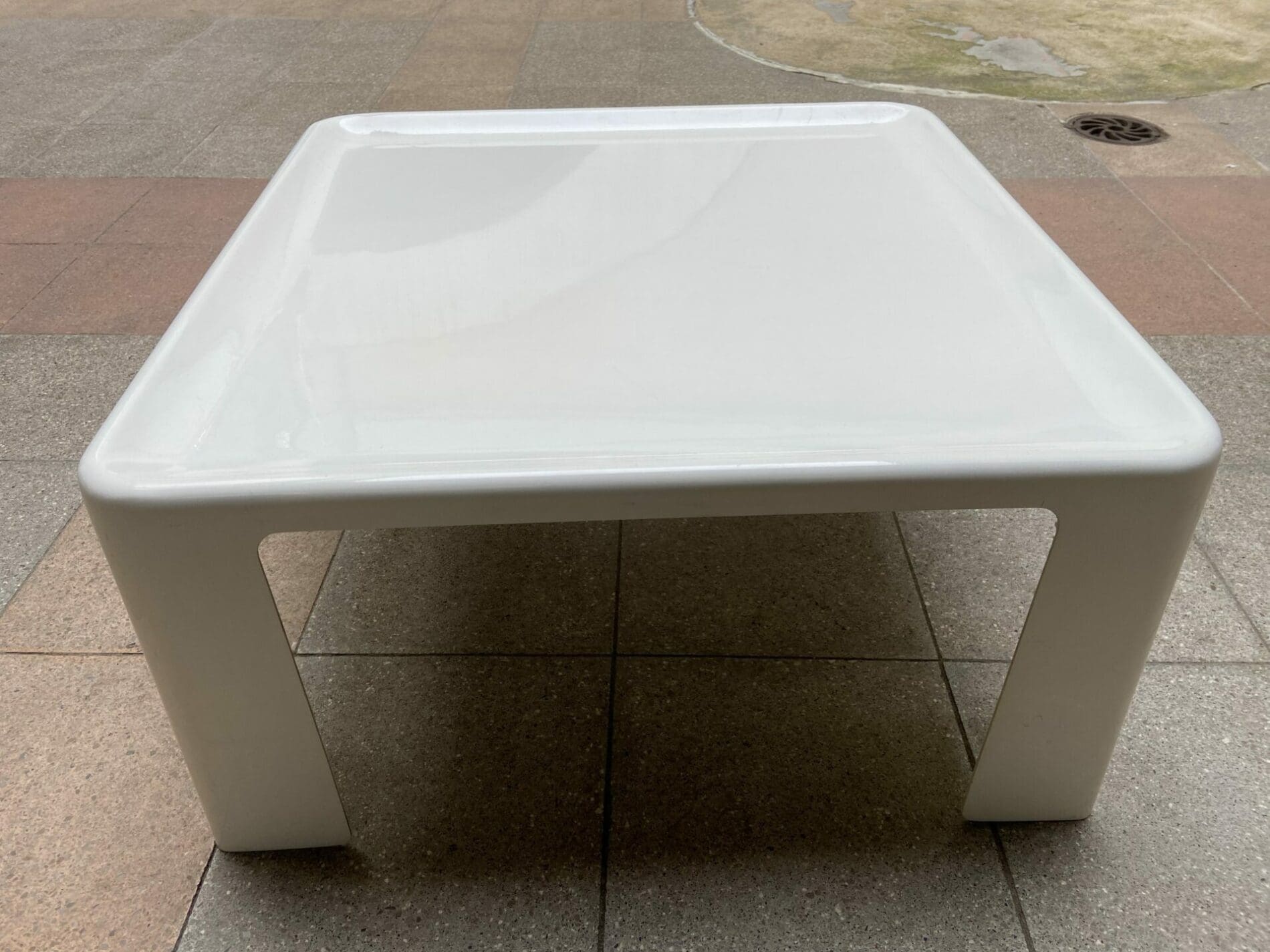 Mario Bellini – Table basse monocoque Amanta