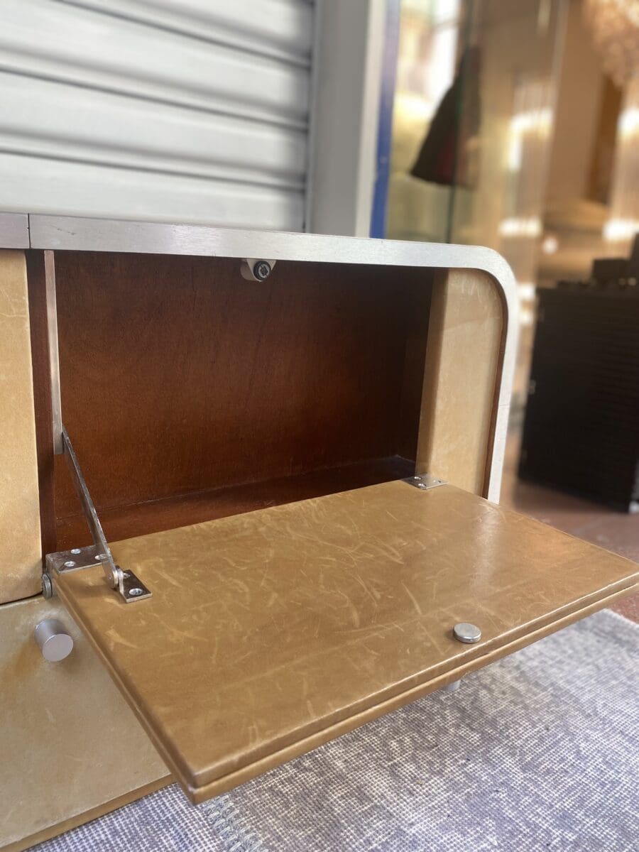 Meuble télé et rangement de commande – Travail français