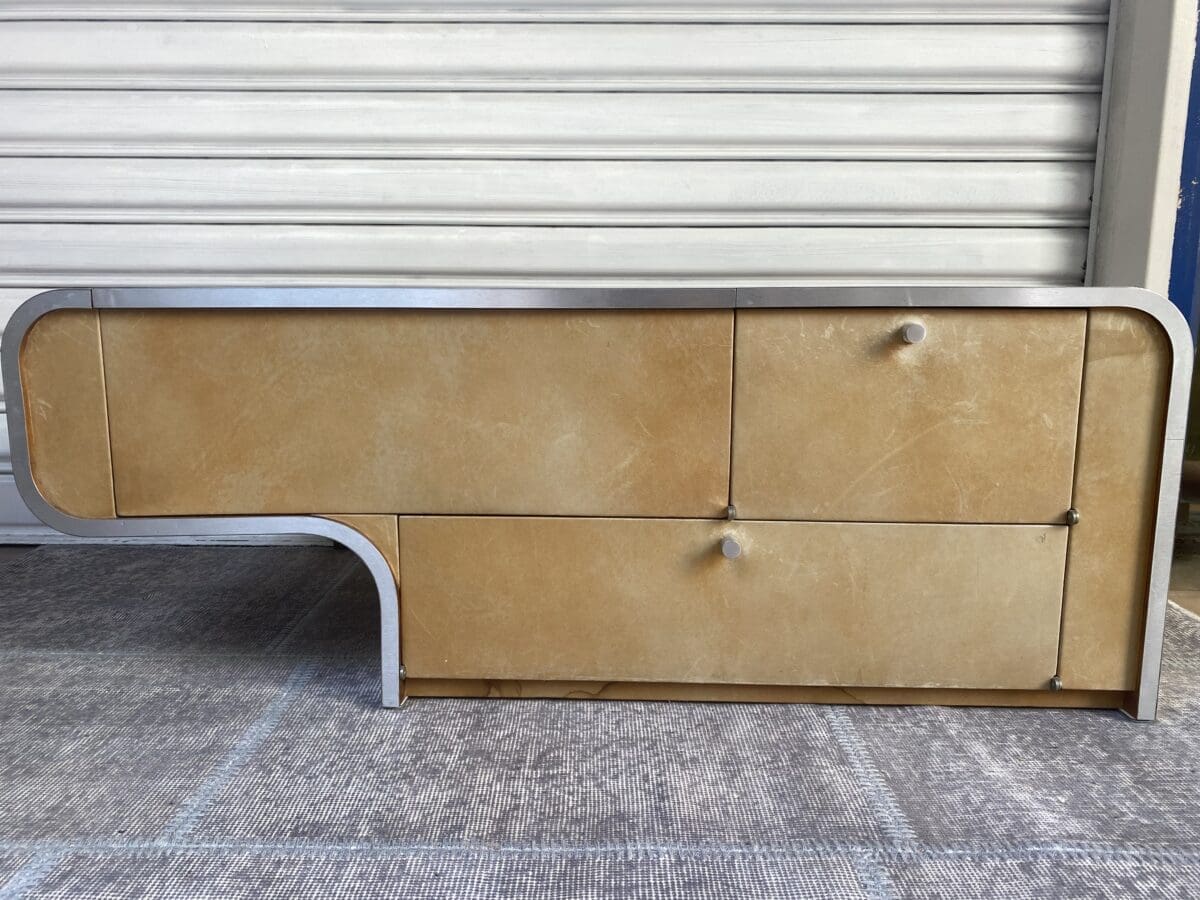 Meuble télé et rangement de commande – Travail français