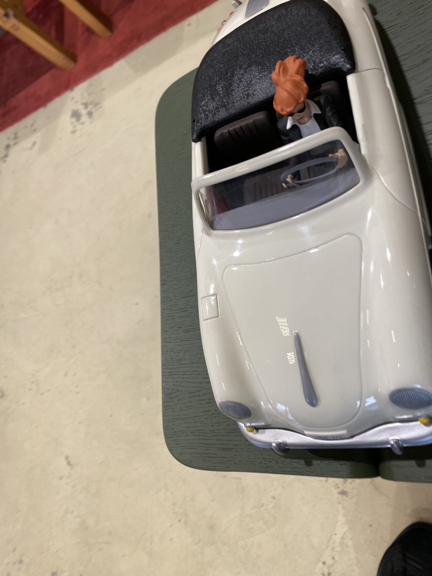 Michel Aroutcheff – Porsche 356 – Pin-up Berthet