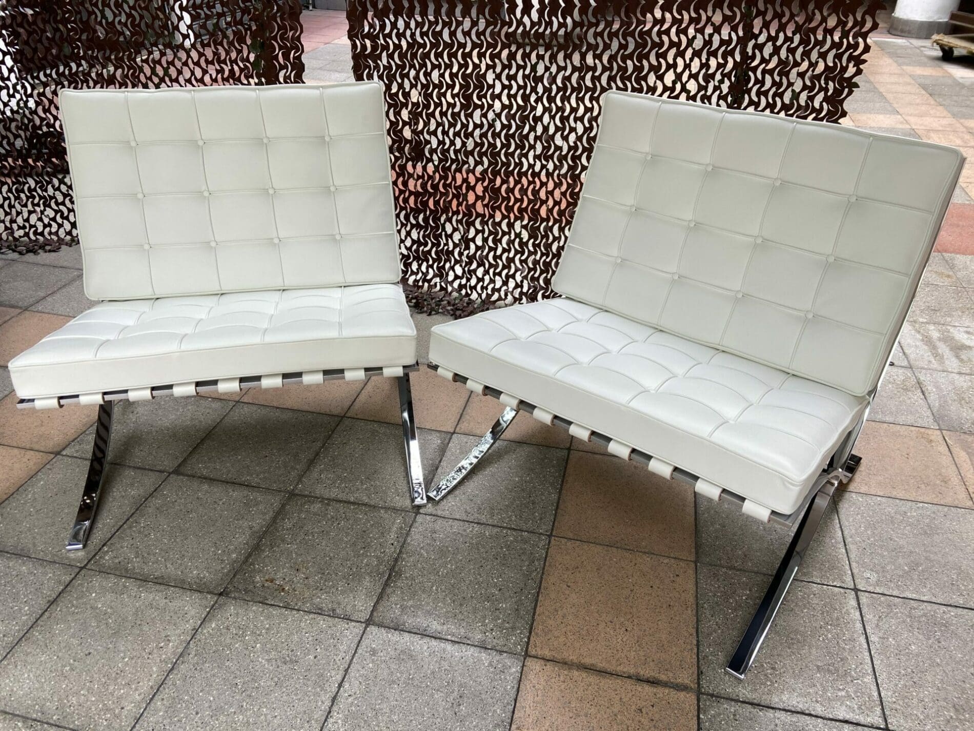 Mies Van den Roh – Fauteuils Barcelona blanc