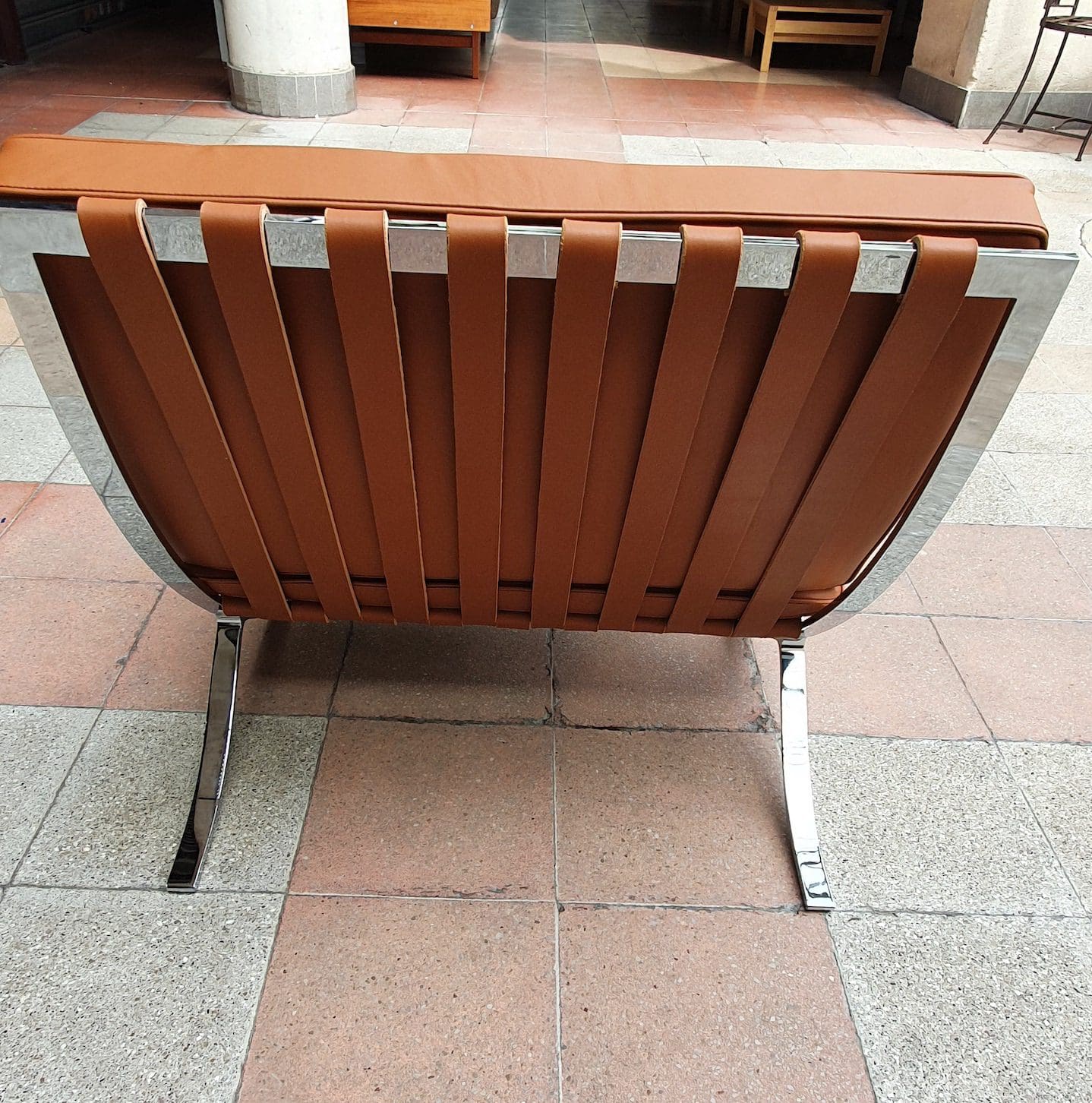 Mies van der Rohe – Fauteuil Barcelona et son ottoman –  2020