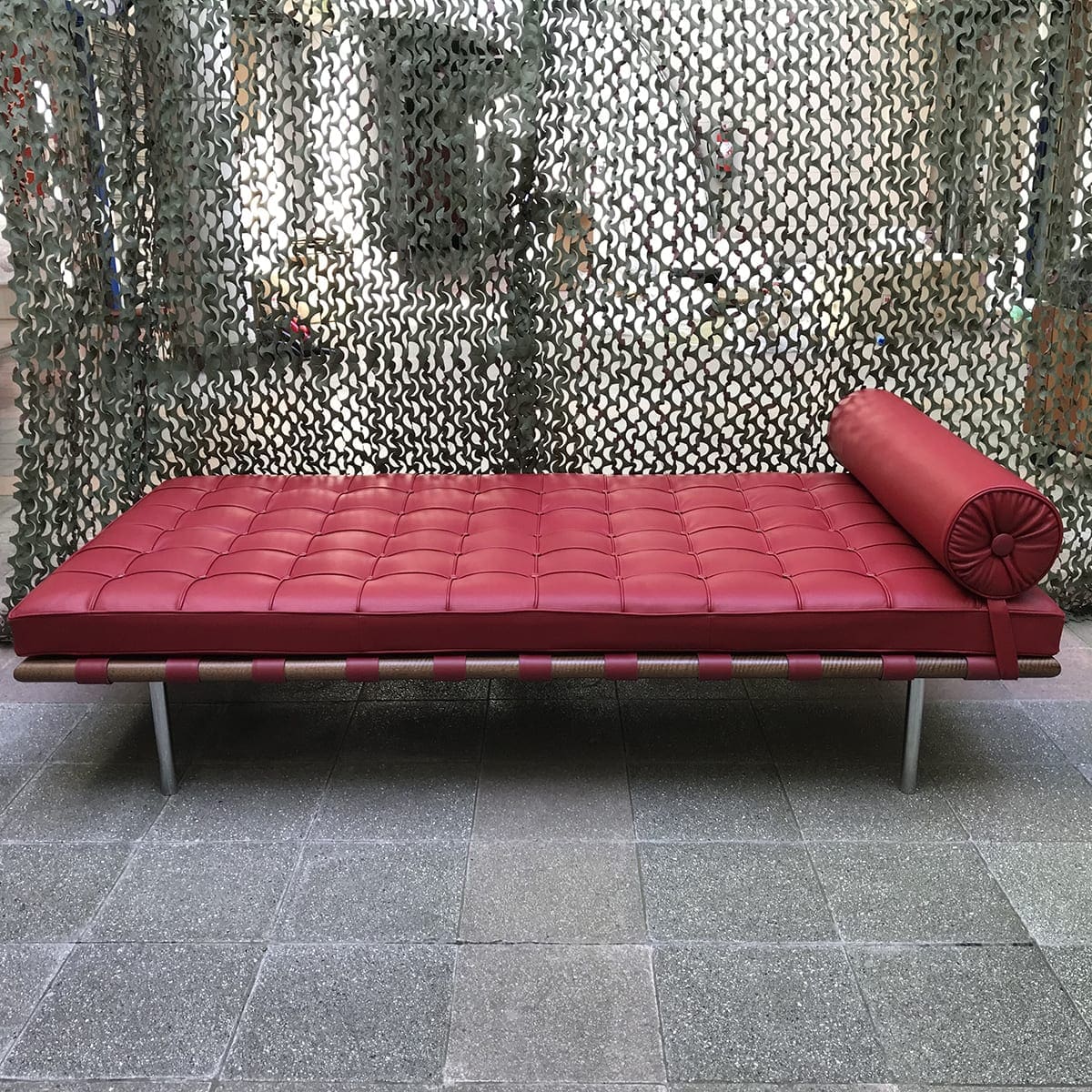 Mies VAN DER ROHE – Daybed Barcelona Rouge, 2015