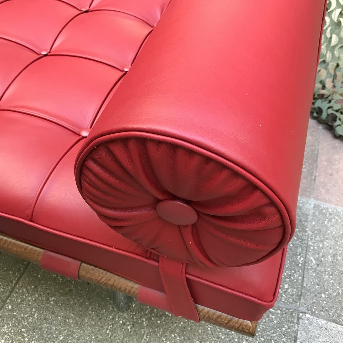 Mies VAN DER ROHE – Daybed Barcelona Rouge, 2015