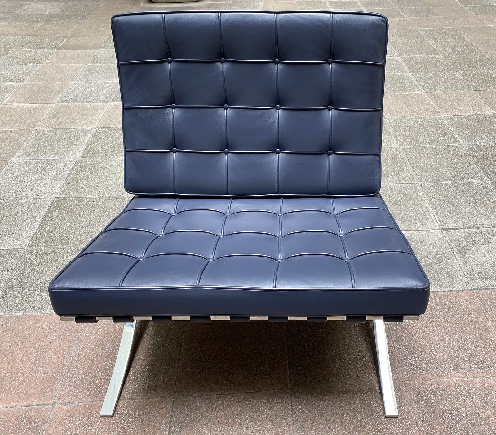 Mies VAN DER ROHE – Fauteuil Barcelona bleu, 1980