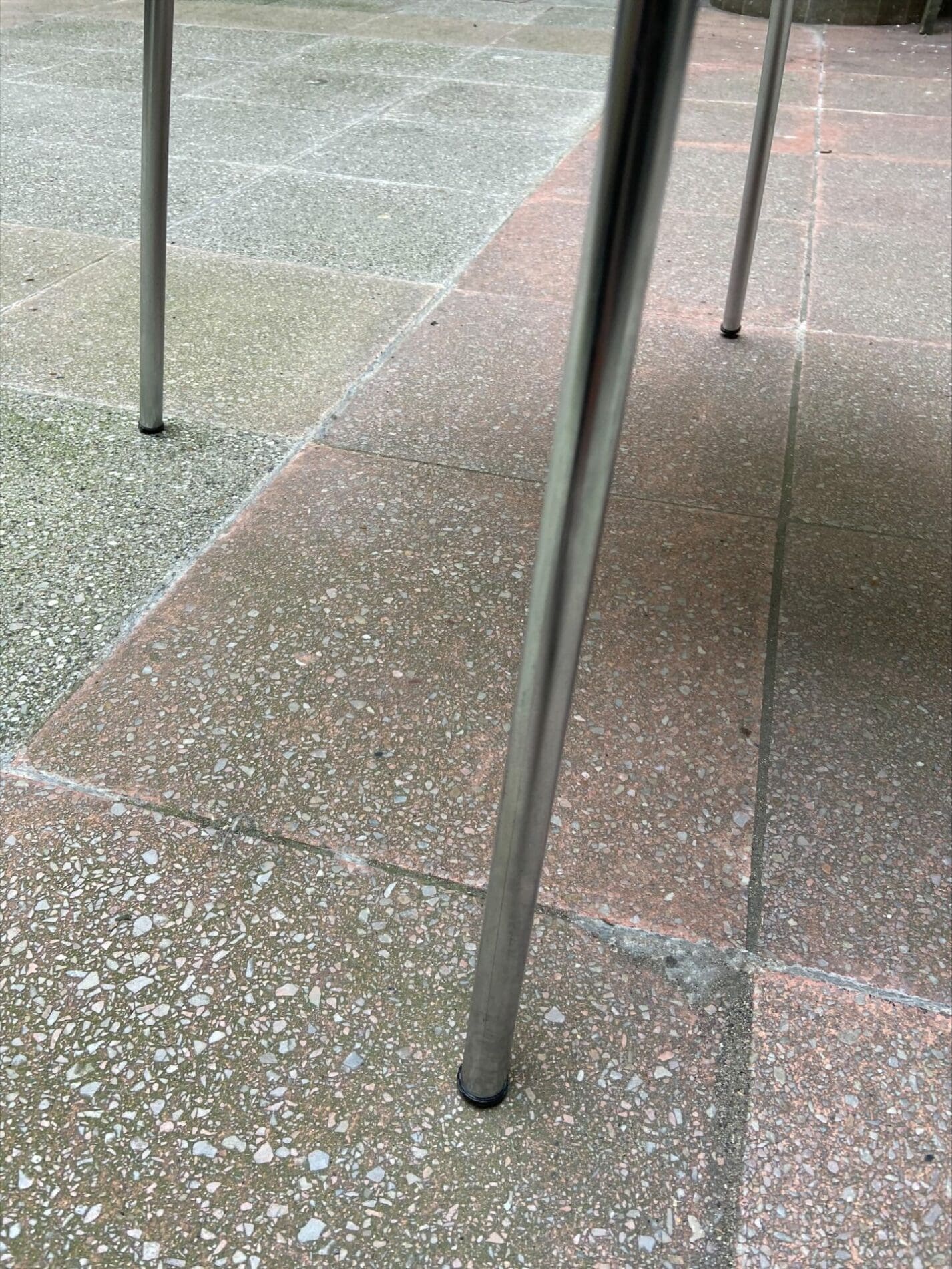 Arne Jacobsen – Set de 3 chaises modèle « 3107 » dites »série 7″