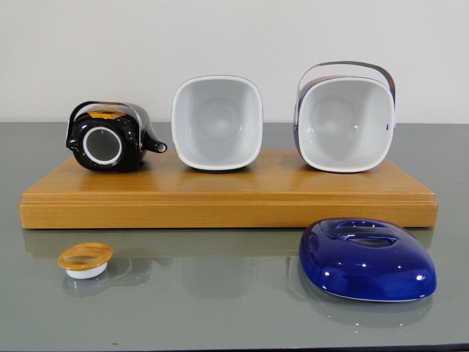 Victor VASARELY et Timo SARPANEVA (d’après) – par Rosenthal, Selb – Set de vaisselle miniature, 1976