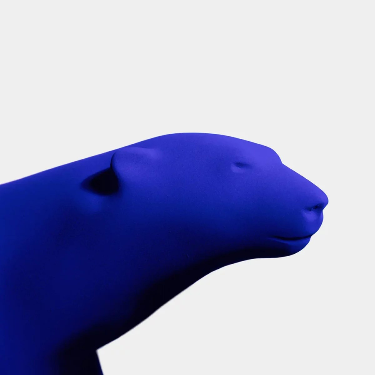 Ours Pompon Klein Édition Limitée – L’icône animalière revisité en bleu Klein