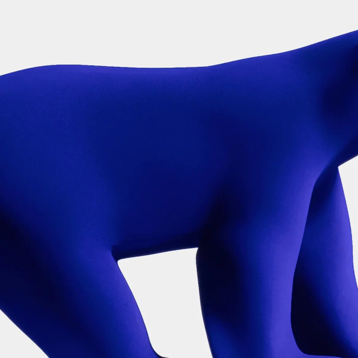 Ours Pompon Klein Édition Limitée – L’icône animalière revisité en bleu Klein