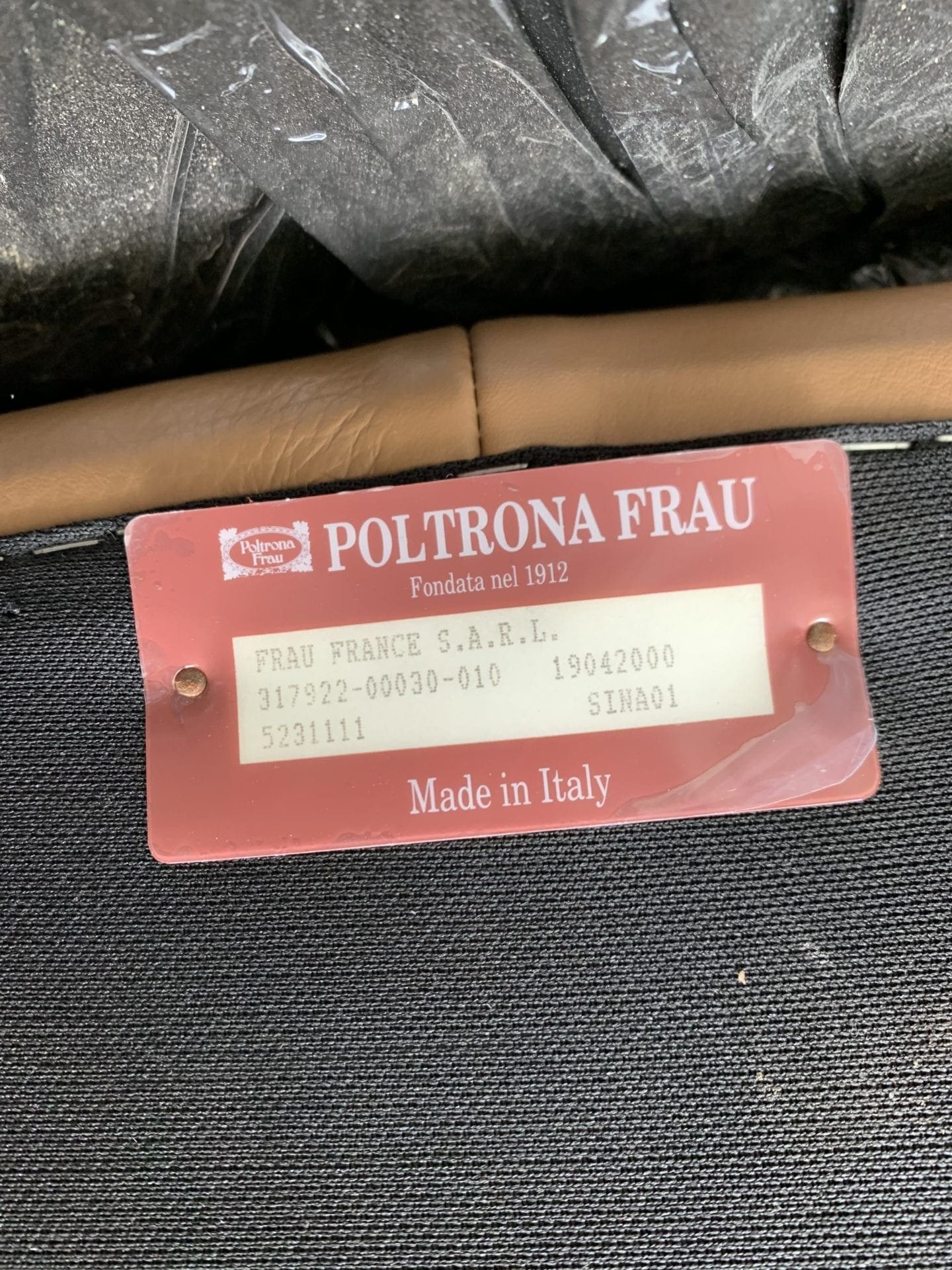 Poltrona Frau – Paire de fauteuils Sina