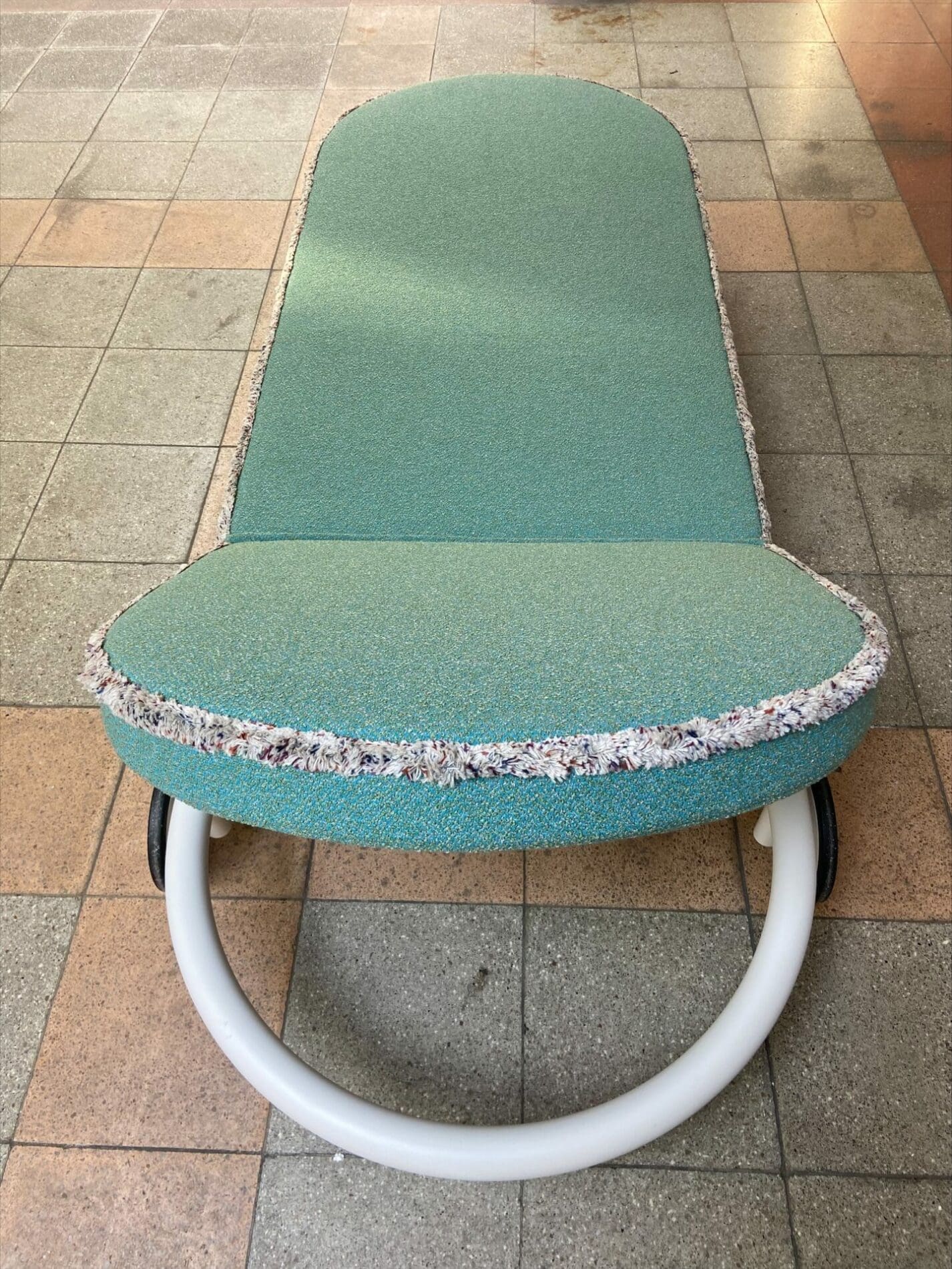Trampoline Sunbed par Patricia Urquiola – Édition Cassina (2021)