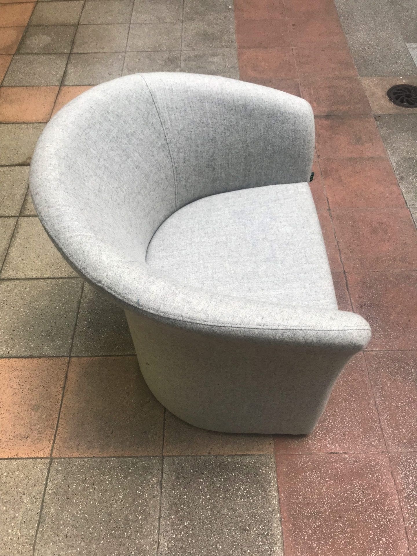 Paire de chauffeuses par Harmonie – Grise