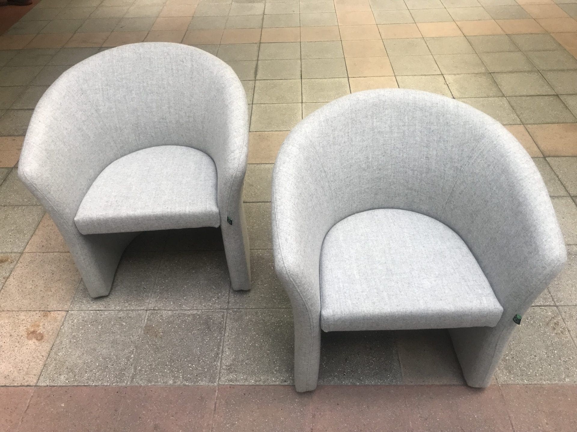 Paire de chauffeuses par Harmonie – Grise