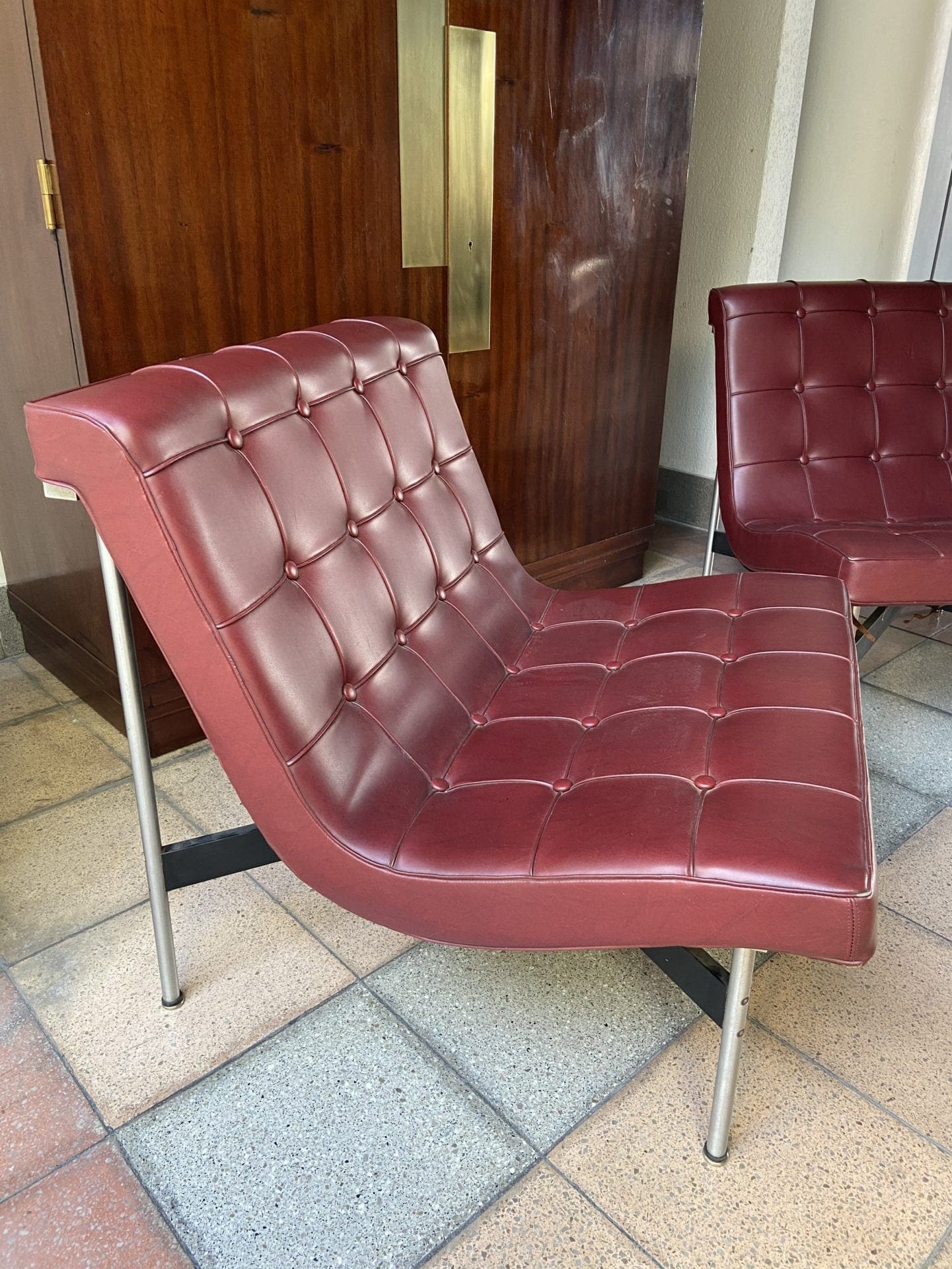William Katavolos – Paire de fauteuils « New York »