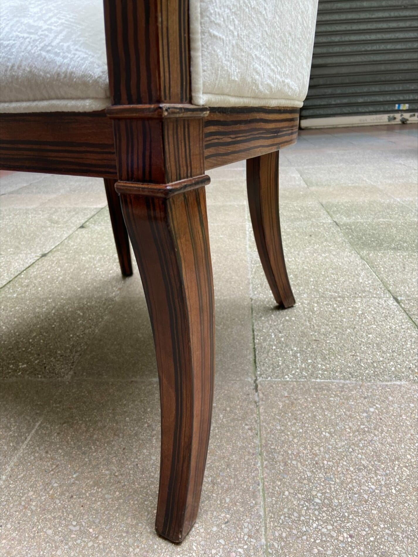 Paire de fauteuils Colbert International