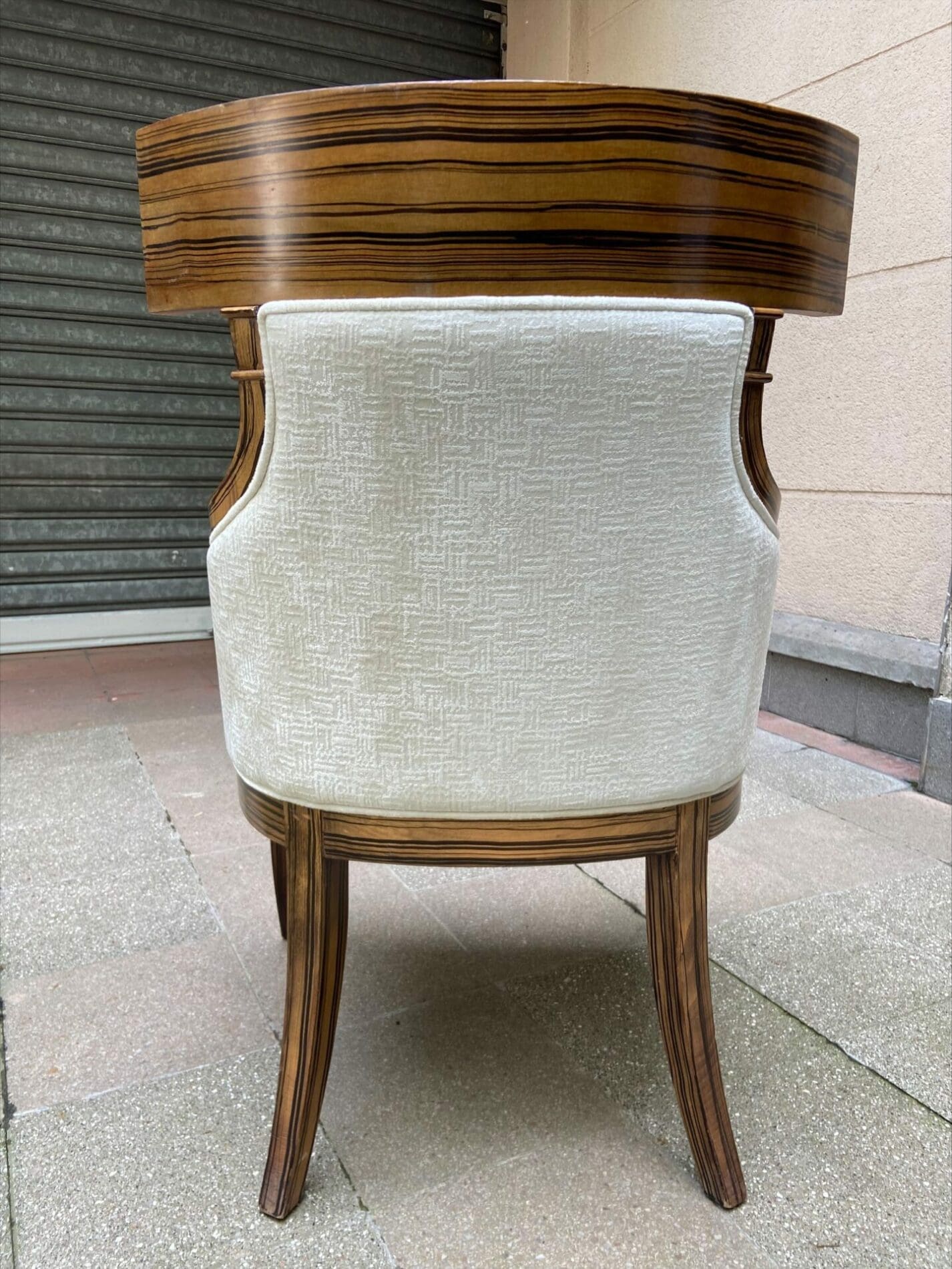 Paire de fauteuils Colbert International