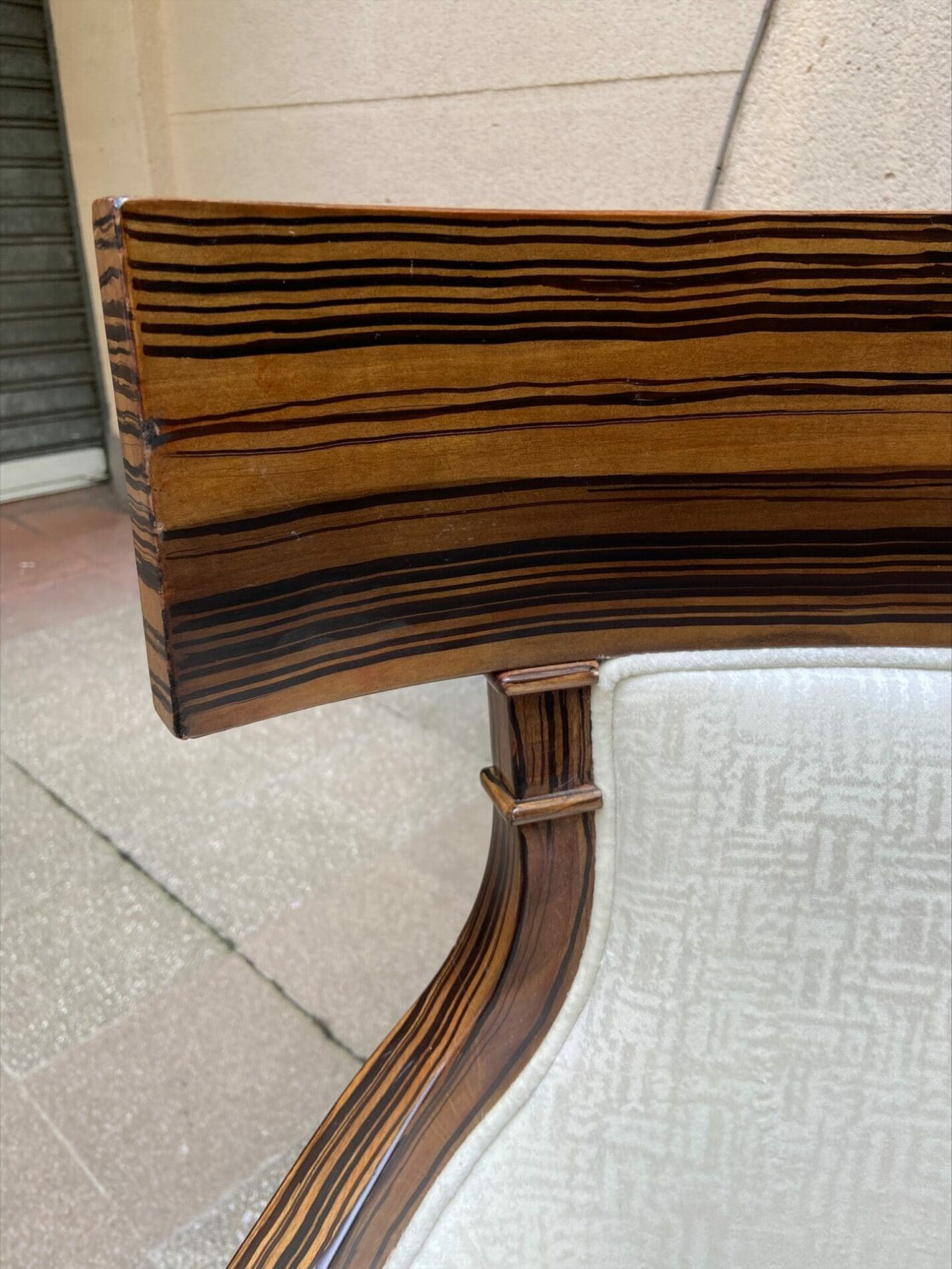 Paire de fauteuils Colbert International