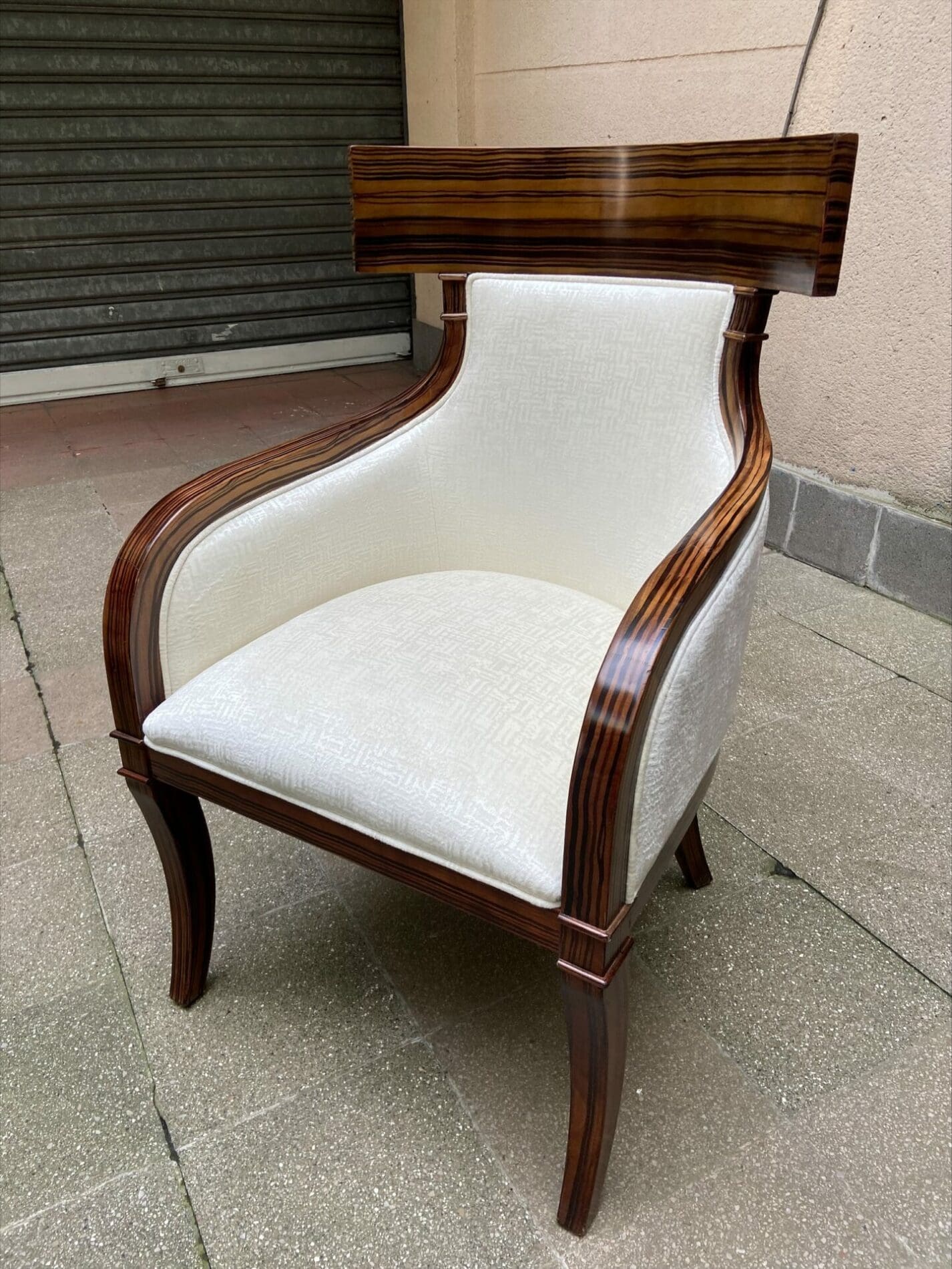 Paire de fauteuils Colbert International