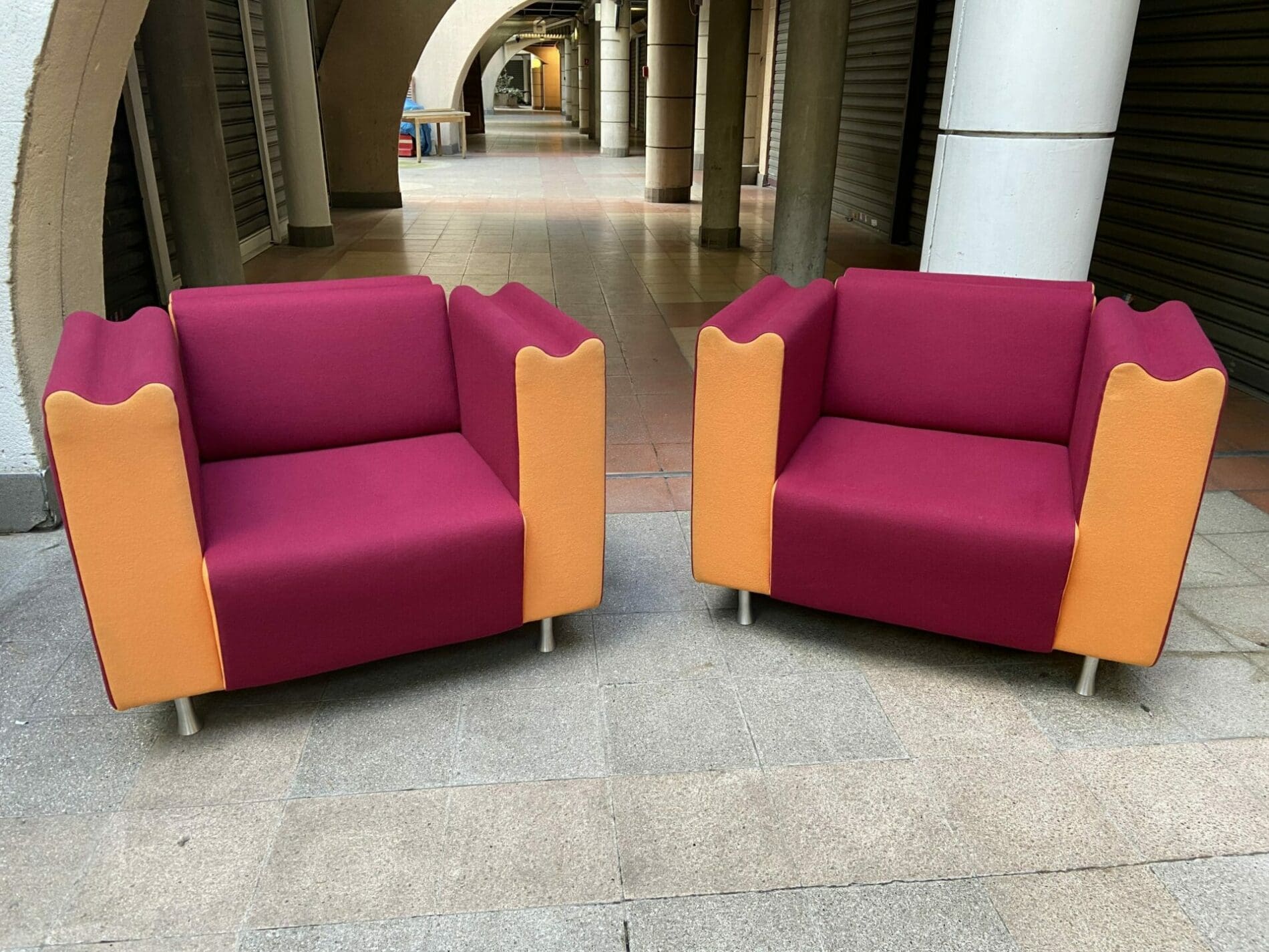 Paire de fauteuils – Design et fabrication Moroso