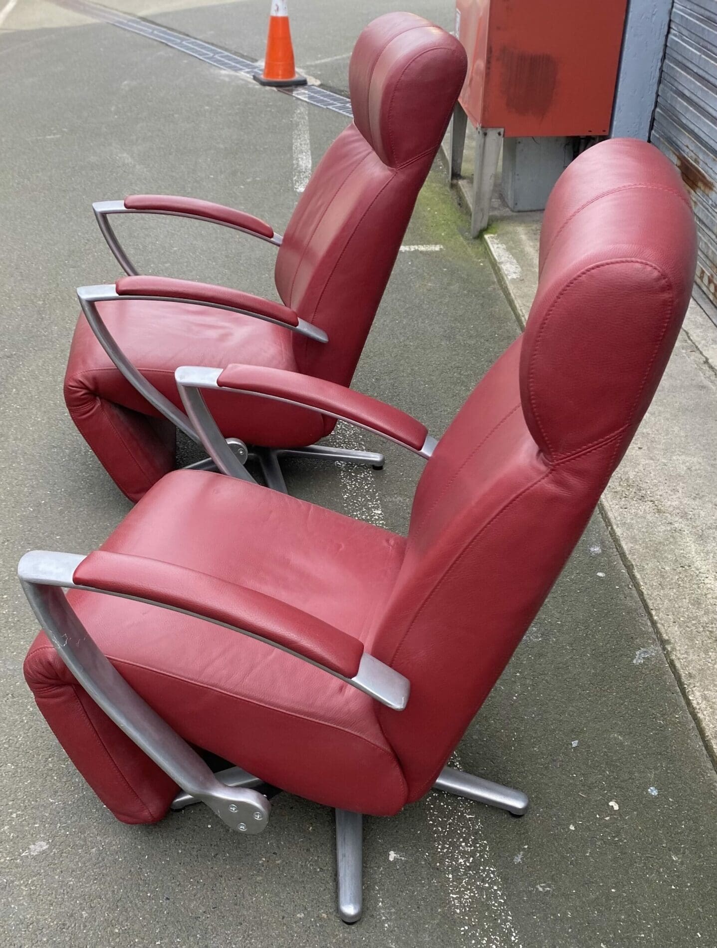 Paire de fauteuils amovibles cuir rouge Occasion