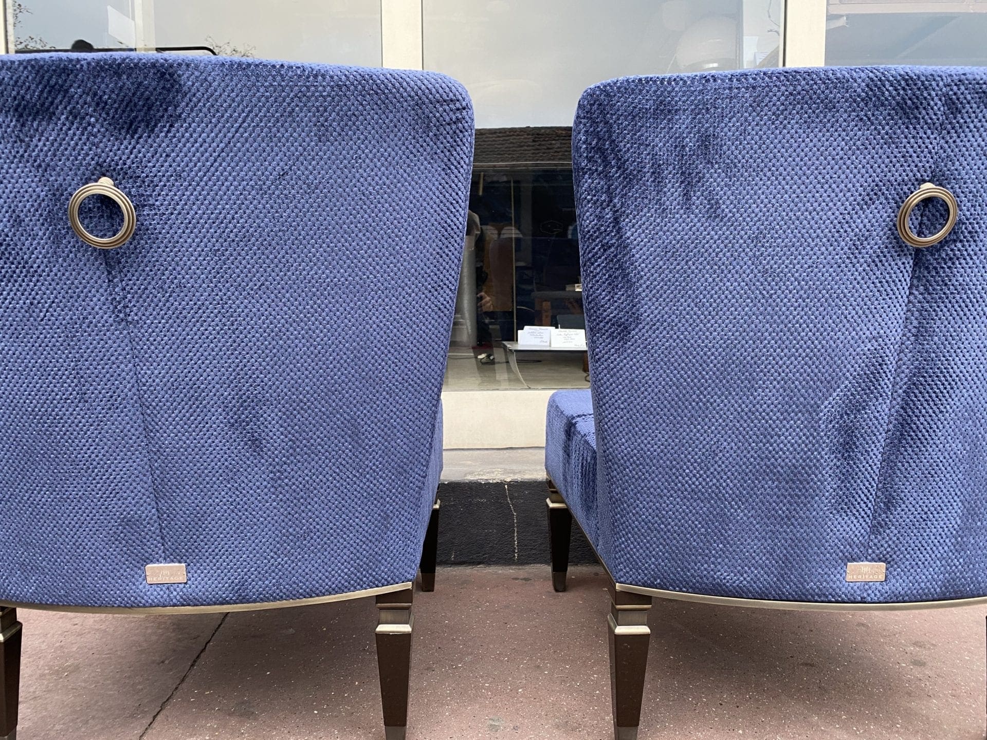 Paire de fauteuils/ chauffeuses – Héritage