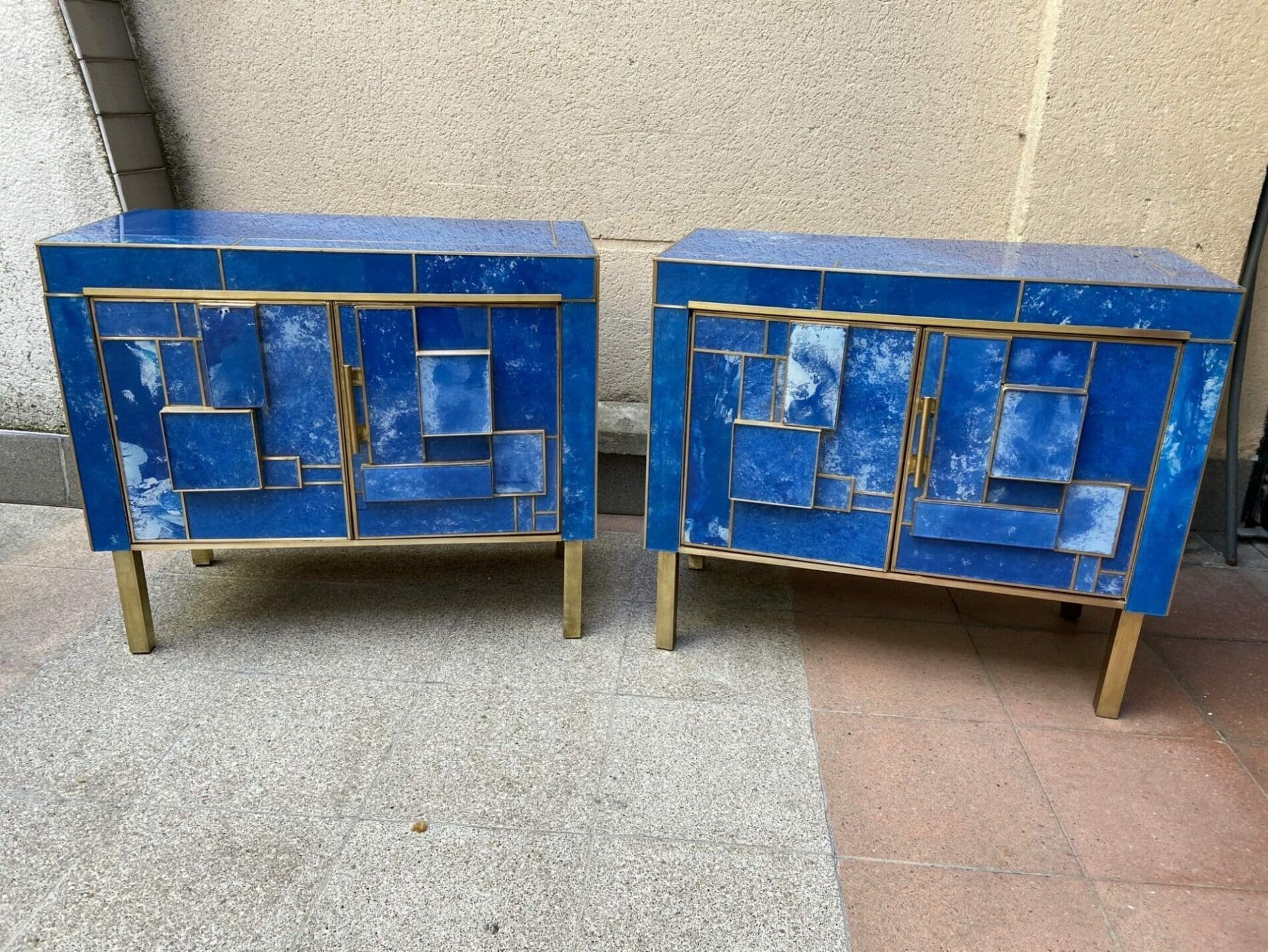 Paire de petits buffets / chevets 2 portes