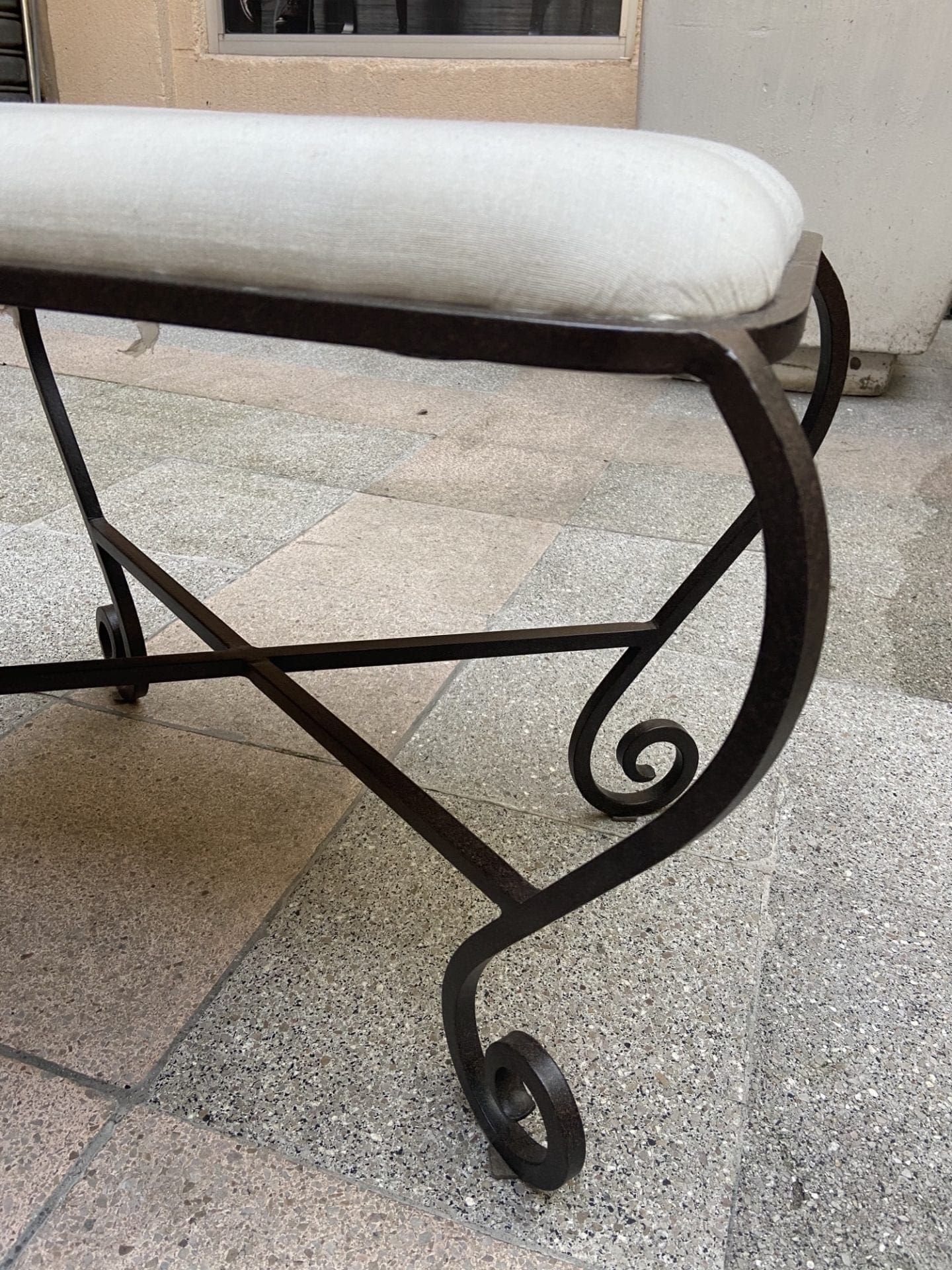 Paire de tabourets – Travail espagnol