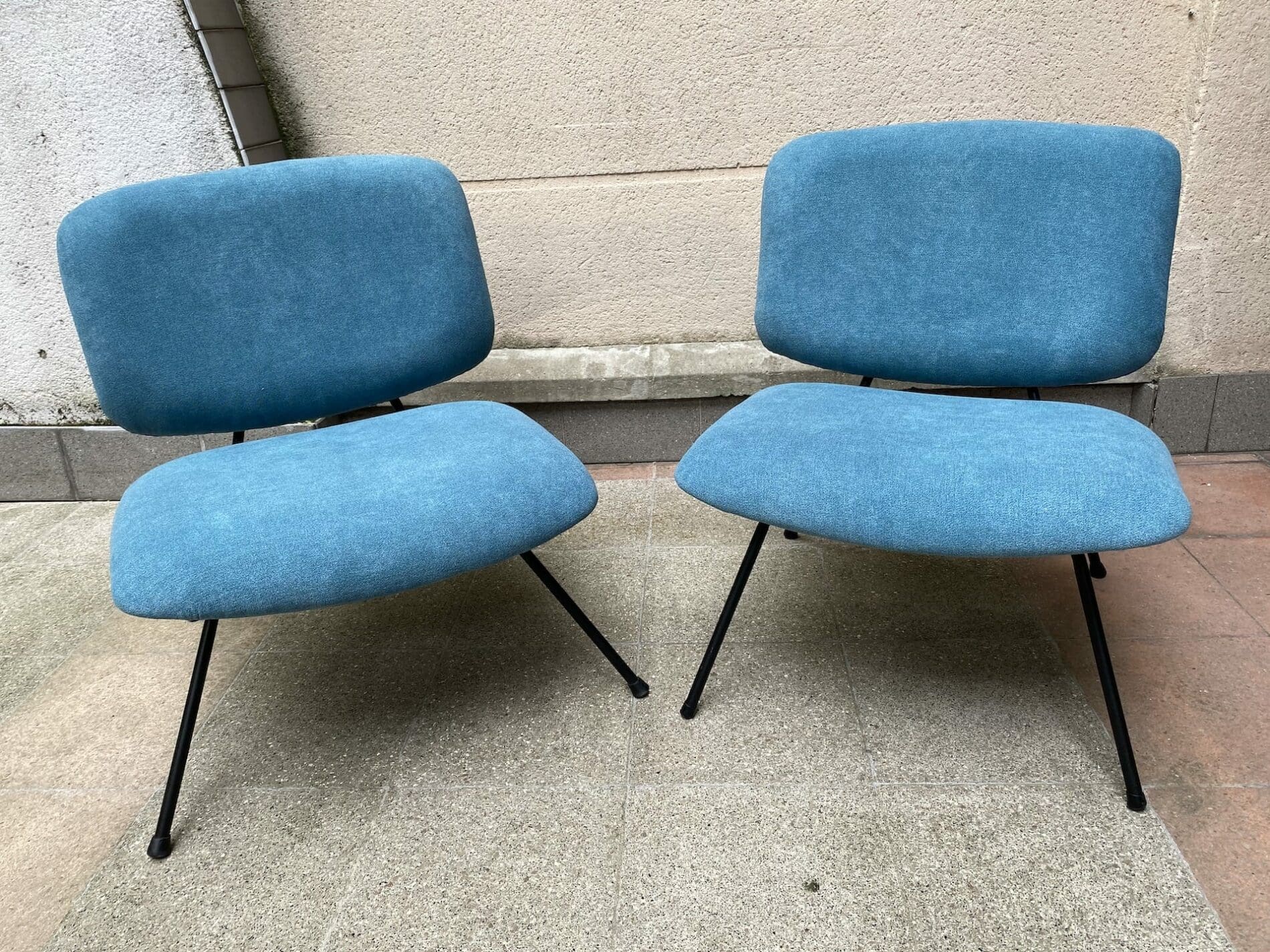 Paire de chauffeuses modèle CM190 par Pierre Paulin, édition Thonet, vers 1960