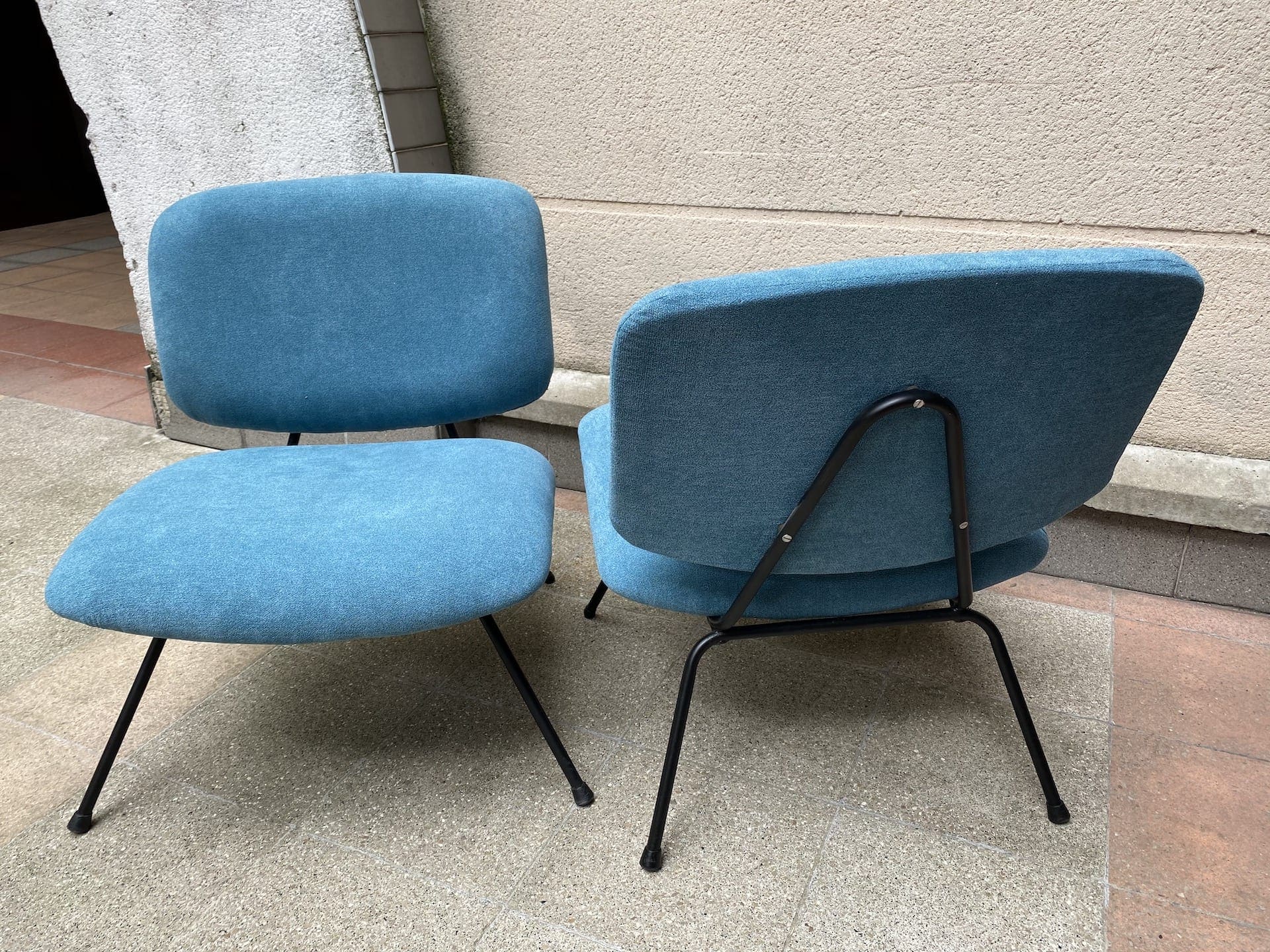 Paire de chauffeuses modèle CM190 par Pierre Paulin, édition Thonet, vers 1960