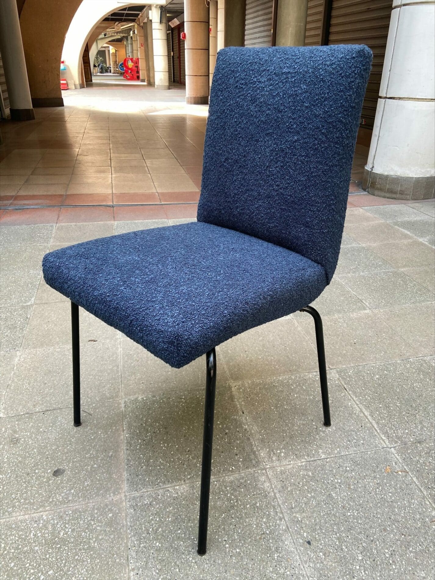 Ensemble de 4 chaises modèle CM 145 par Pierre Paulin, circa 1955