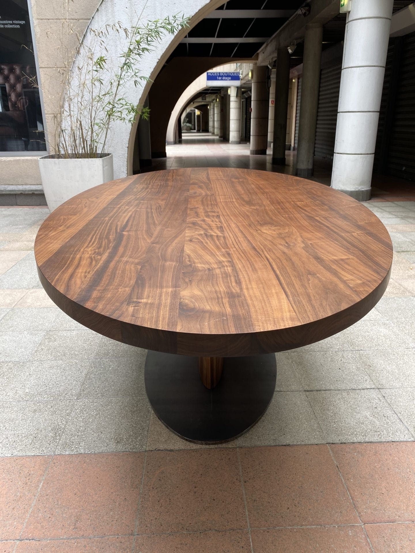Riva 1920 – Exceptionnelle table de salle à manger