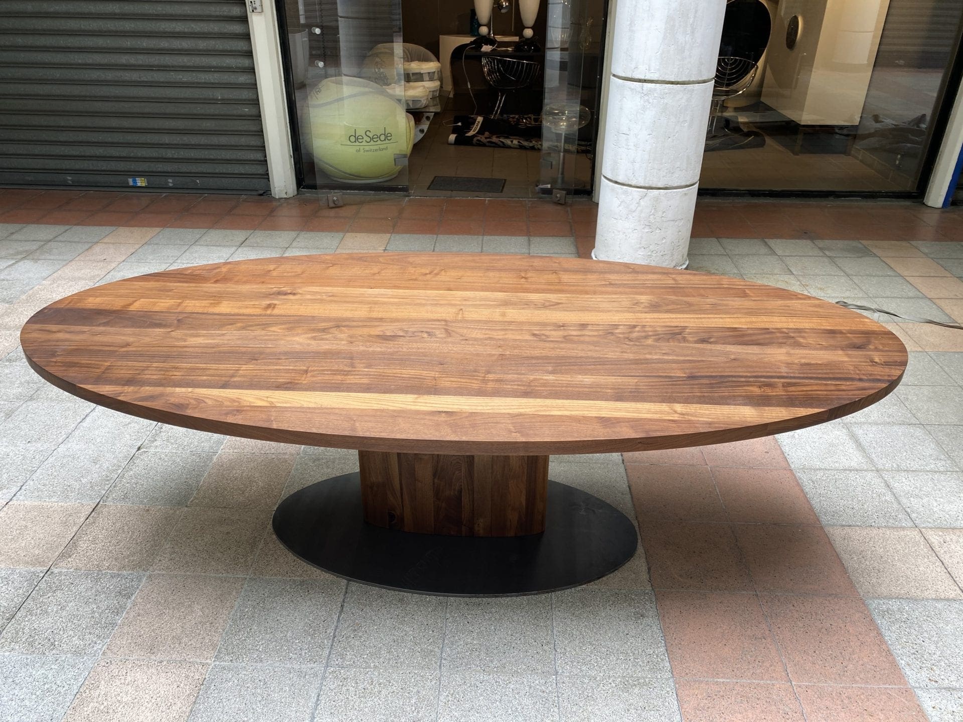Riva 1920 – Exceptionnelle table de salle à manger