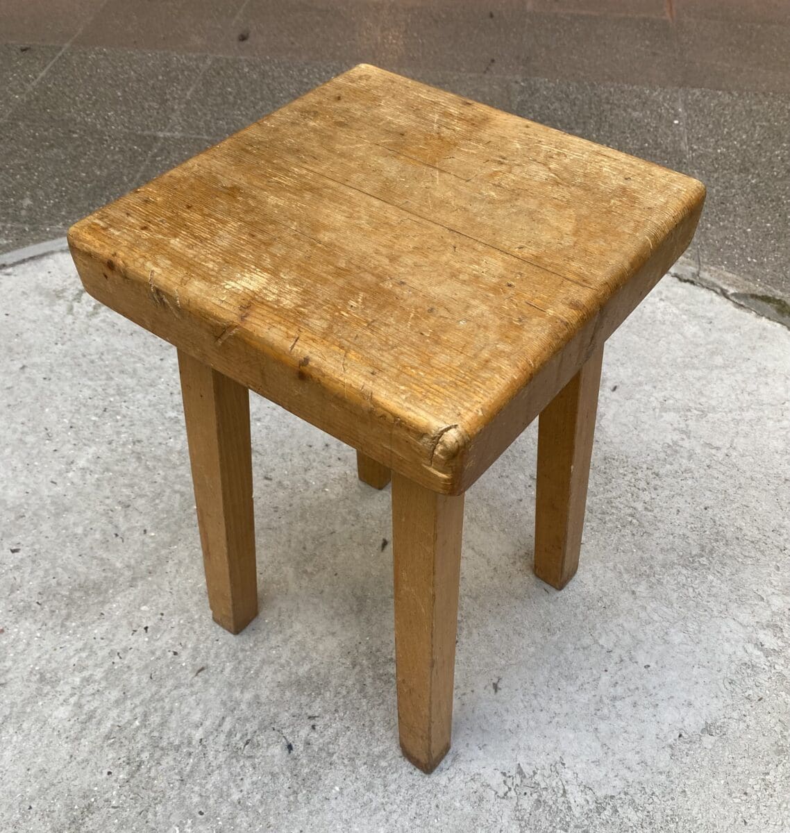 Tabouret Perriand – Tabouret en bois de pin Occasion