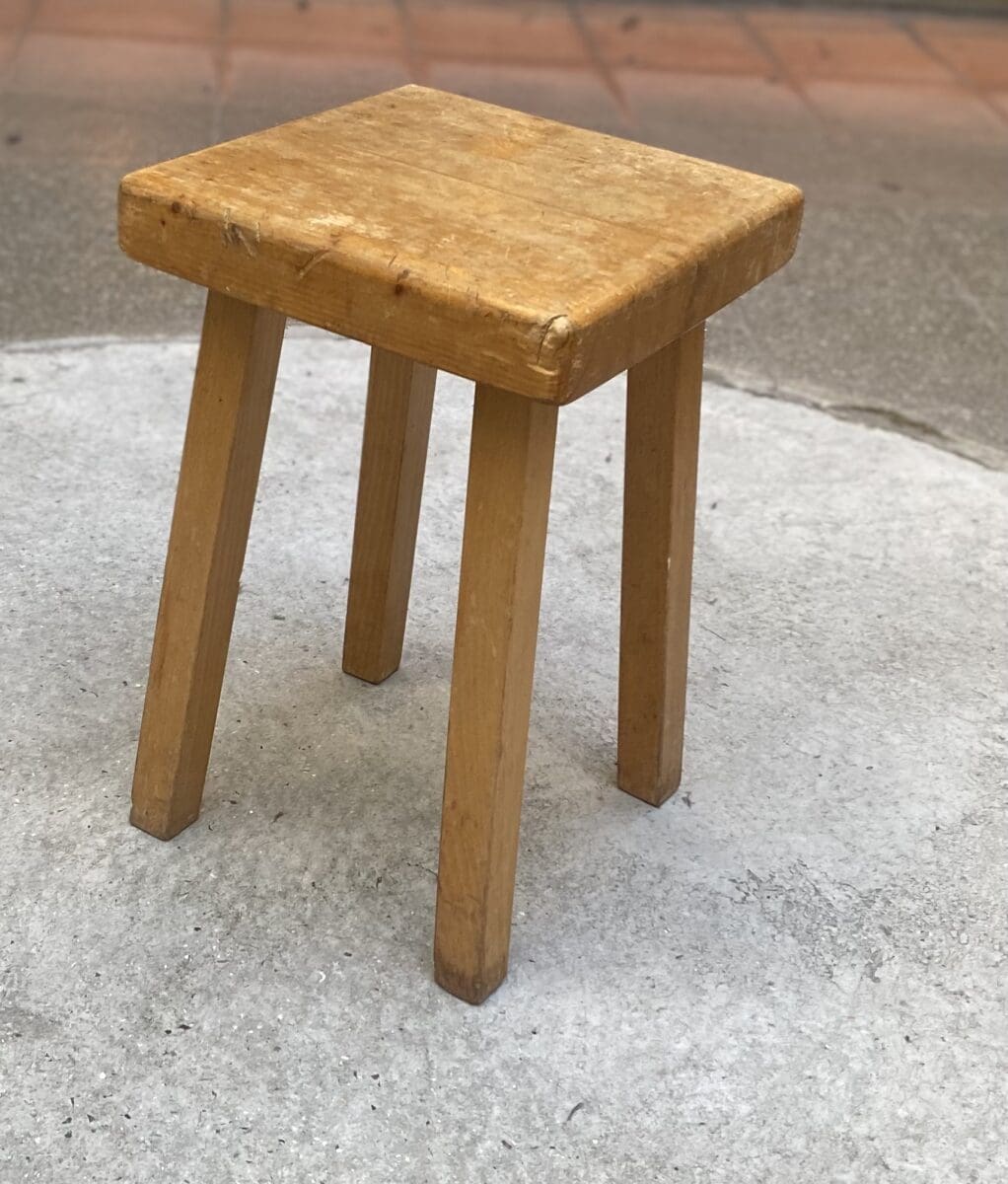 Tabouret Perriand – Tabouret en bois de pin Occasion