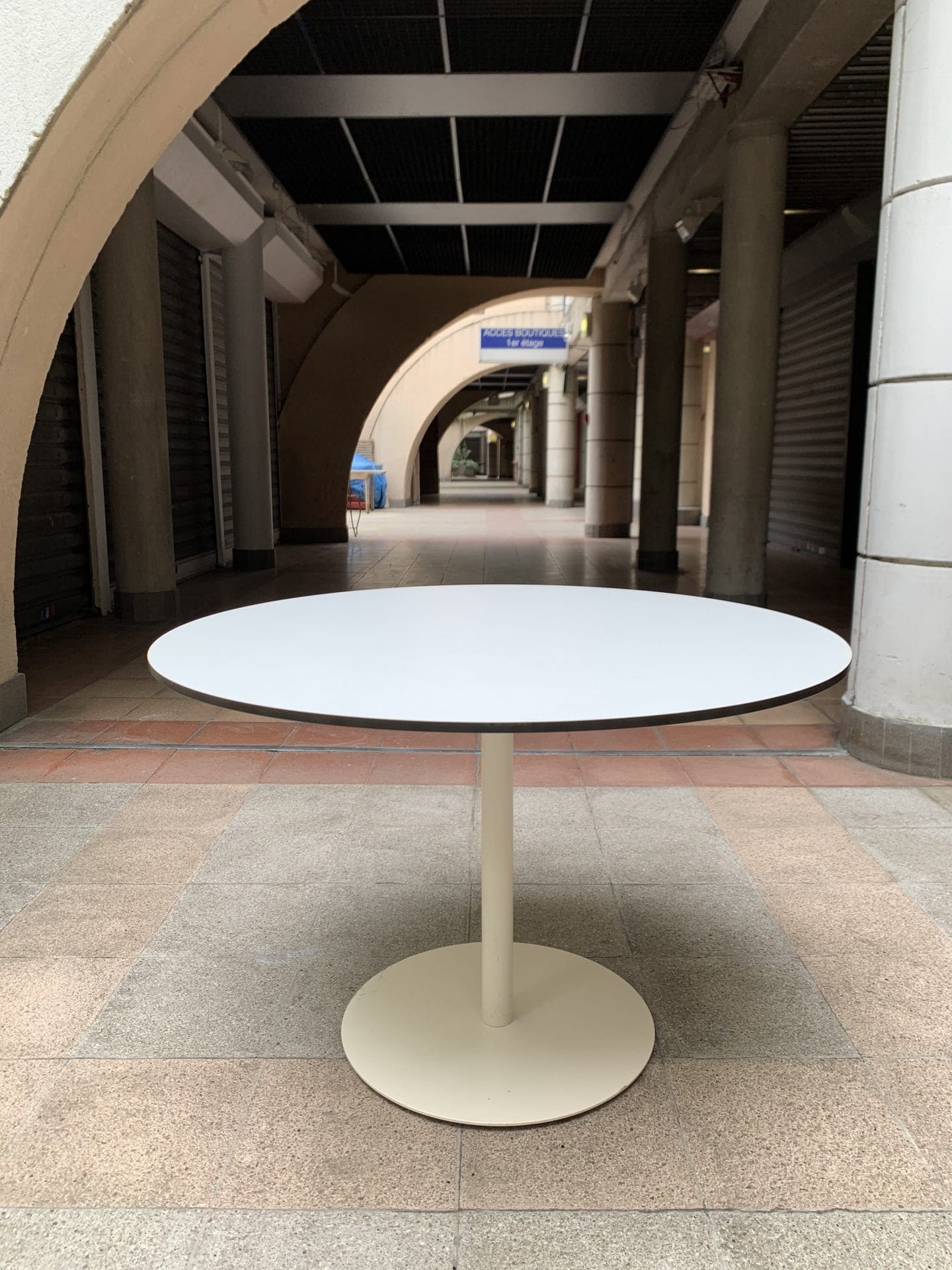 Table Knoll première édition