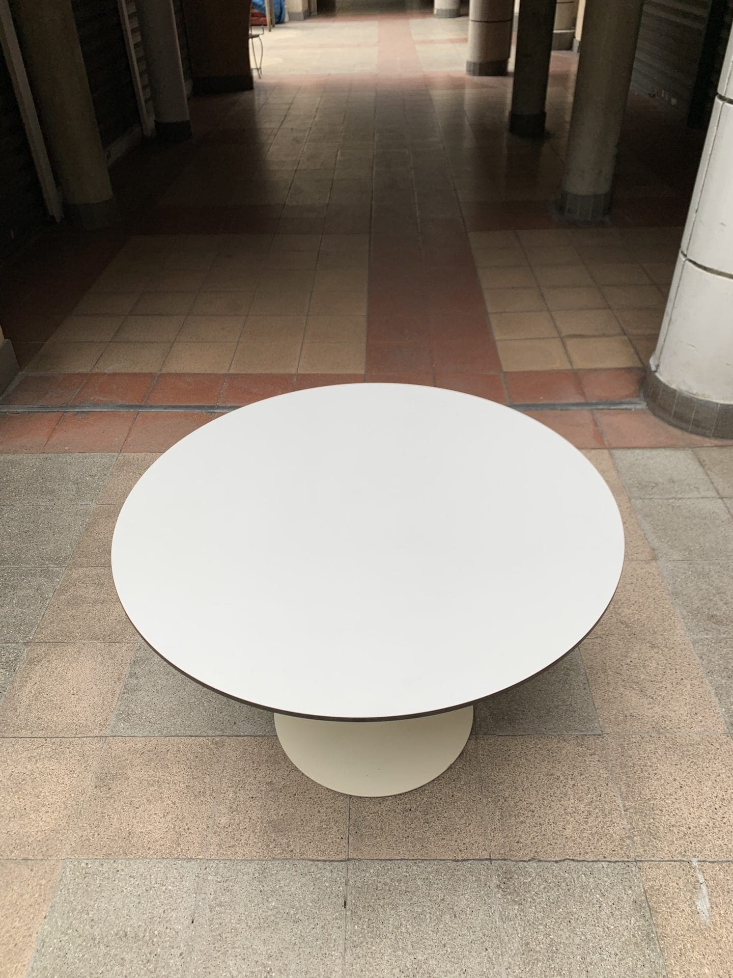 Table Knoll première édition