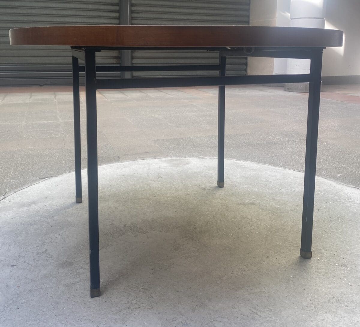 Pierre Guariche – Table à repas en Teck et Acier restaurée, avec Possibilité de Rallonge, Édition Minvielle