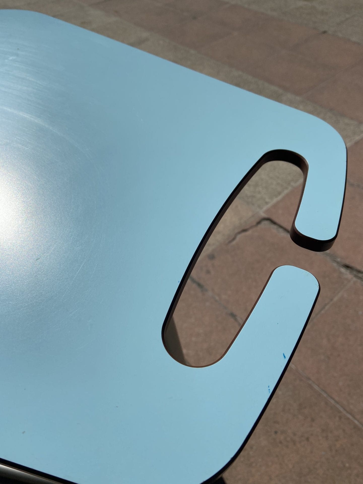 Table d’appoint orientable – Travail français