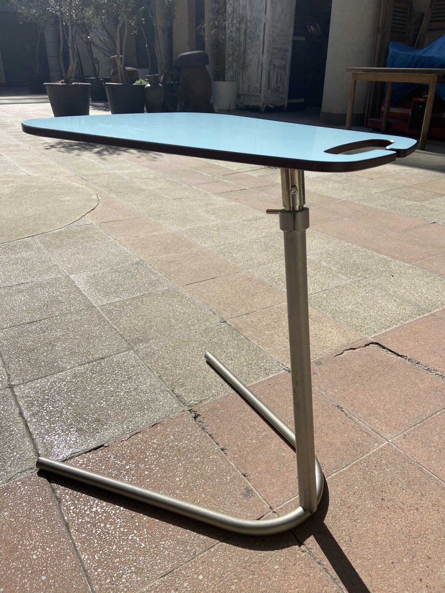 Table d’appoint orientable – Travail français
