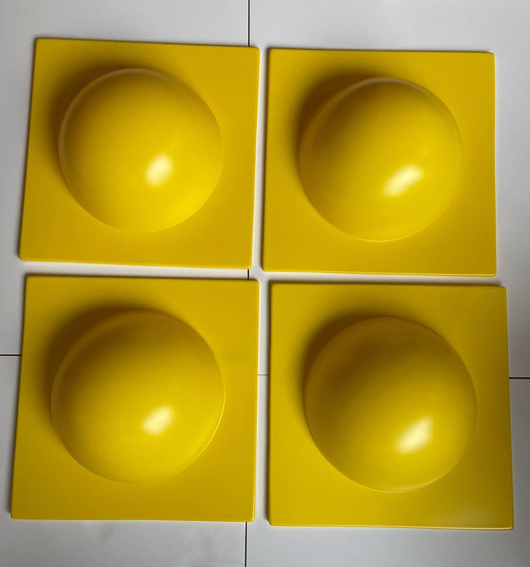 Verner Panton – 4 éléments de décoration murale jaune