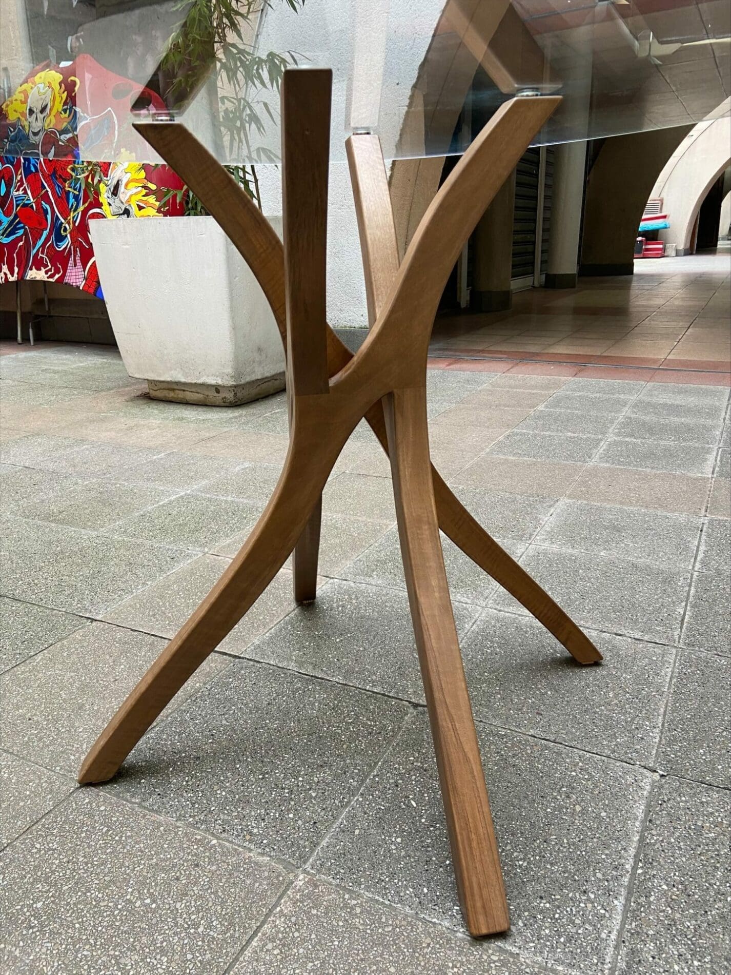 Xavier Miclet – Table VRILLE