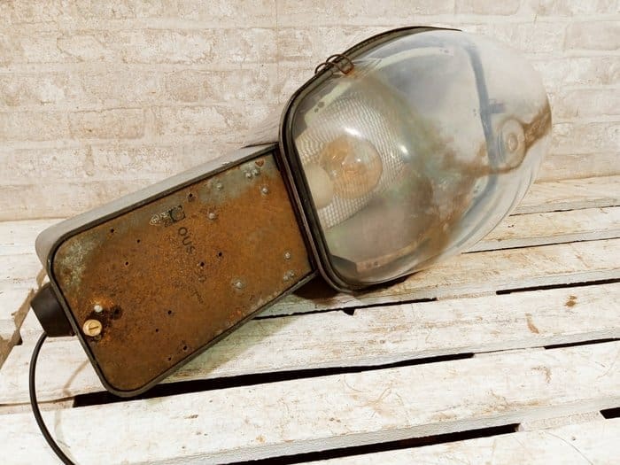 lampadaires anciens – Industrial – Acier, Aluminium, En alliage, Plastique – Enchères
