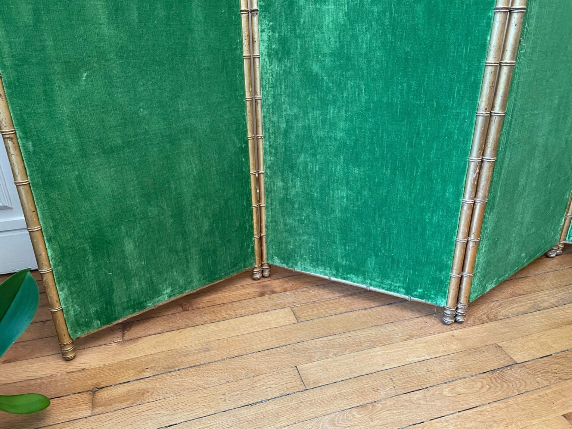Rare Paravent Napoléon III en Bois Doré – Madeleine Castaing (19ème Siècle)